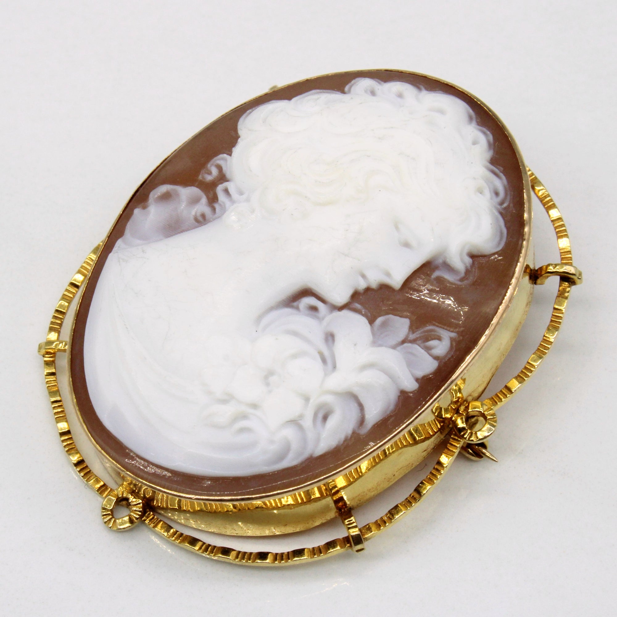 Sea Shell Cameo Brooch | 35.00ct |