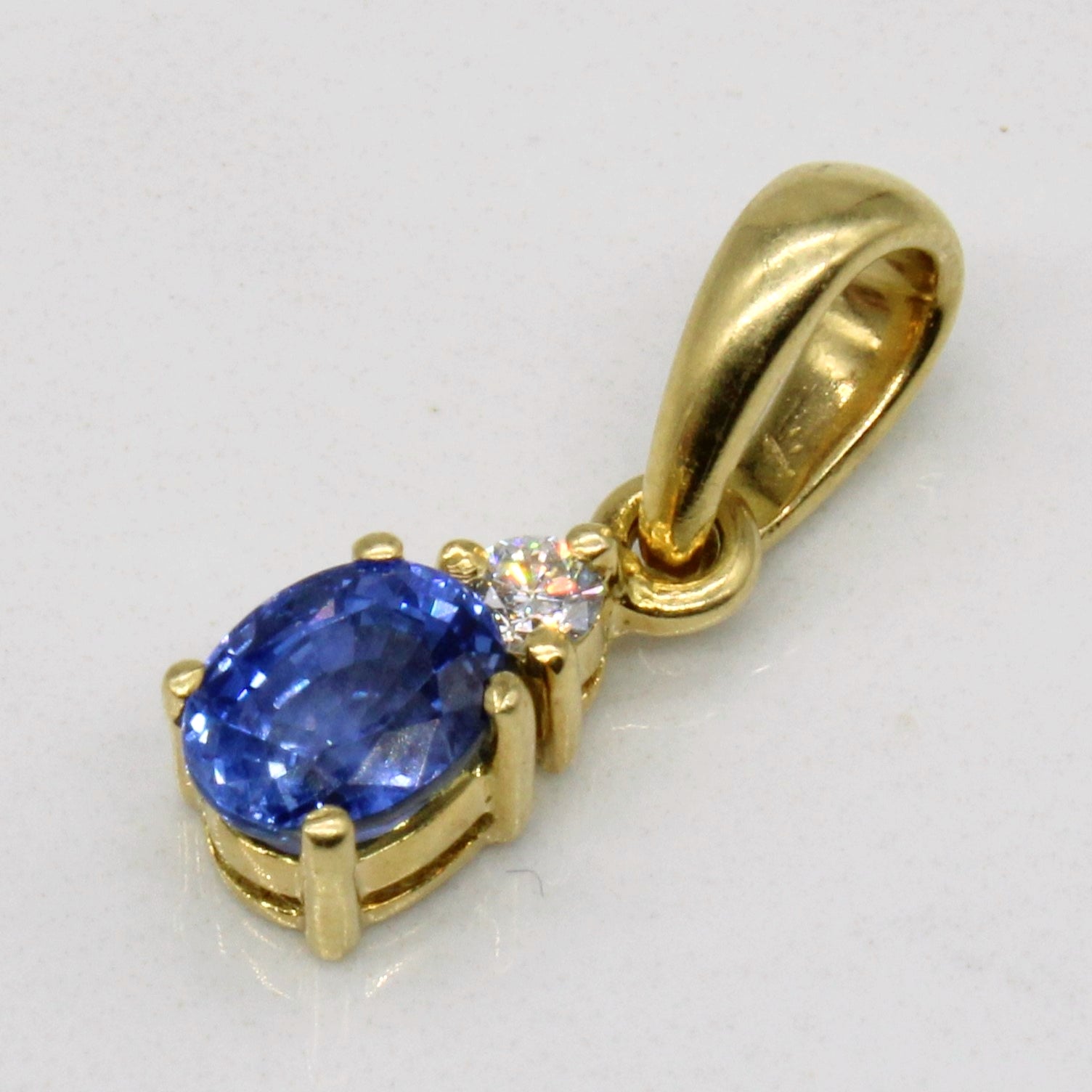 Pendentif saphir et diamant | 1,05 ct, 0,07 ct | 