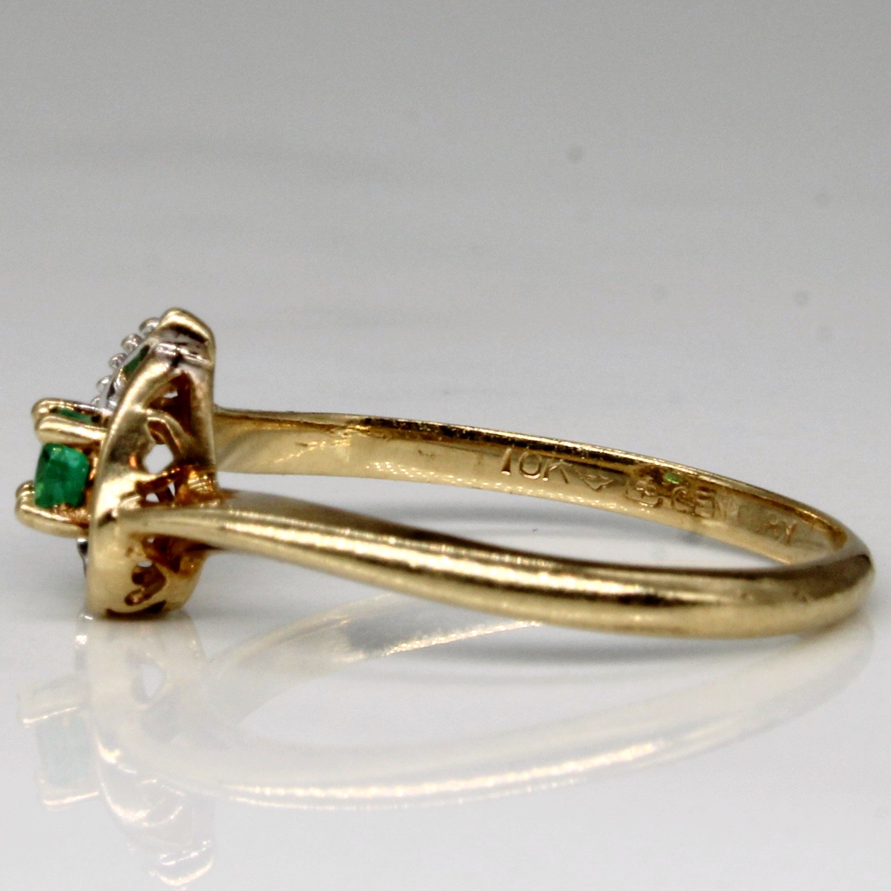 Emerald & Diamond Heart Ring | 0.07ct, 0.01ct | SZ 5.5 |