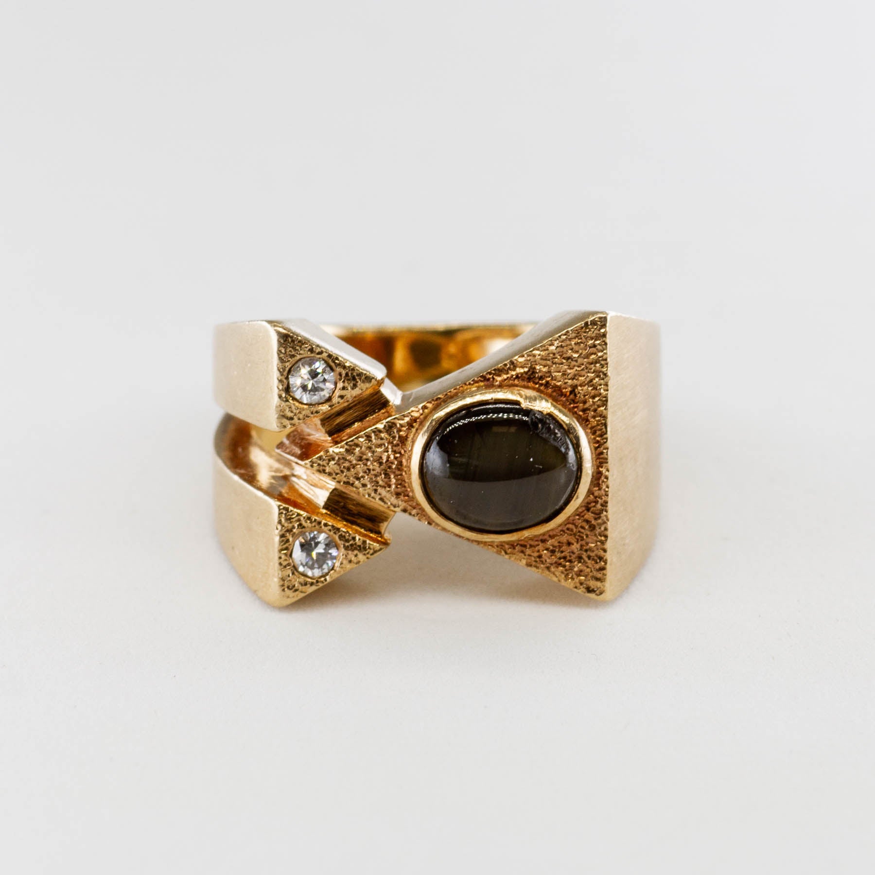 Abstract Diamond & Star Sapphire Ring | 0.05 ctw, SZ 5.75 |