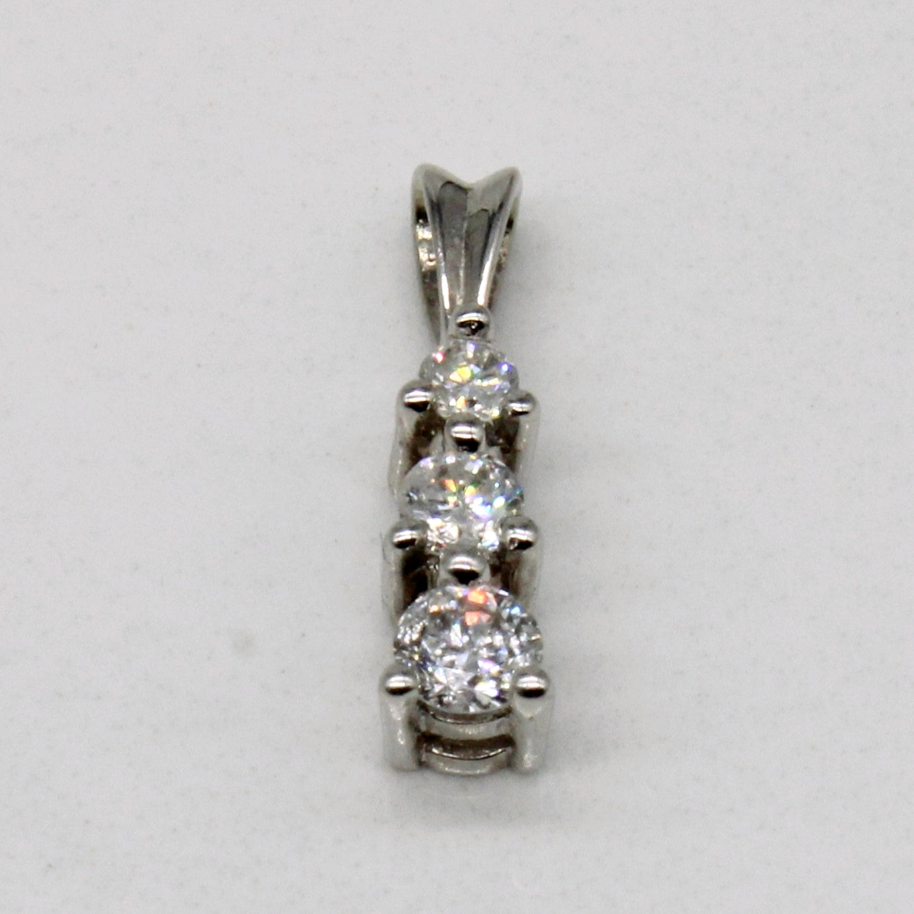 Diamond Column Pendant | 0.25ctw