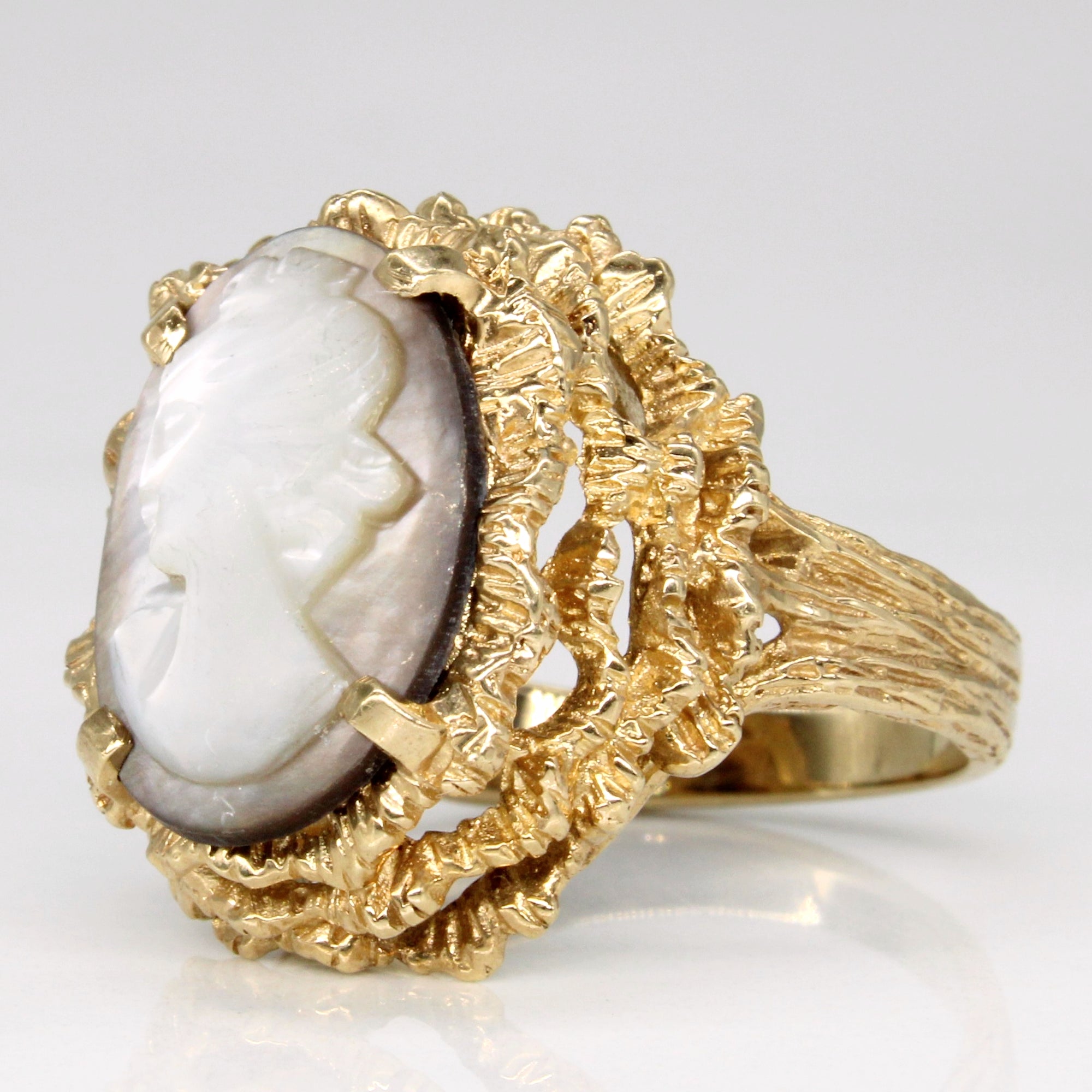 Seashell Cameo Ring | 2.65ct | SZ 6.75 |