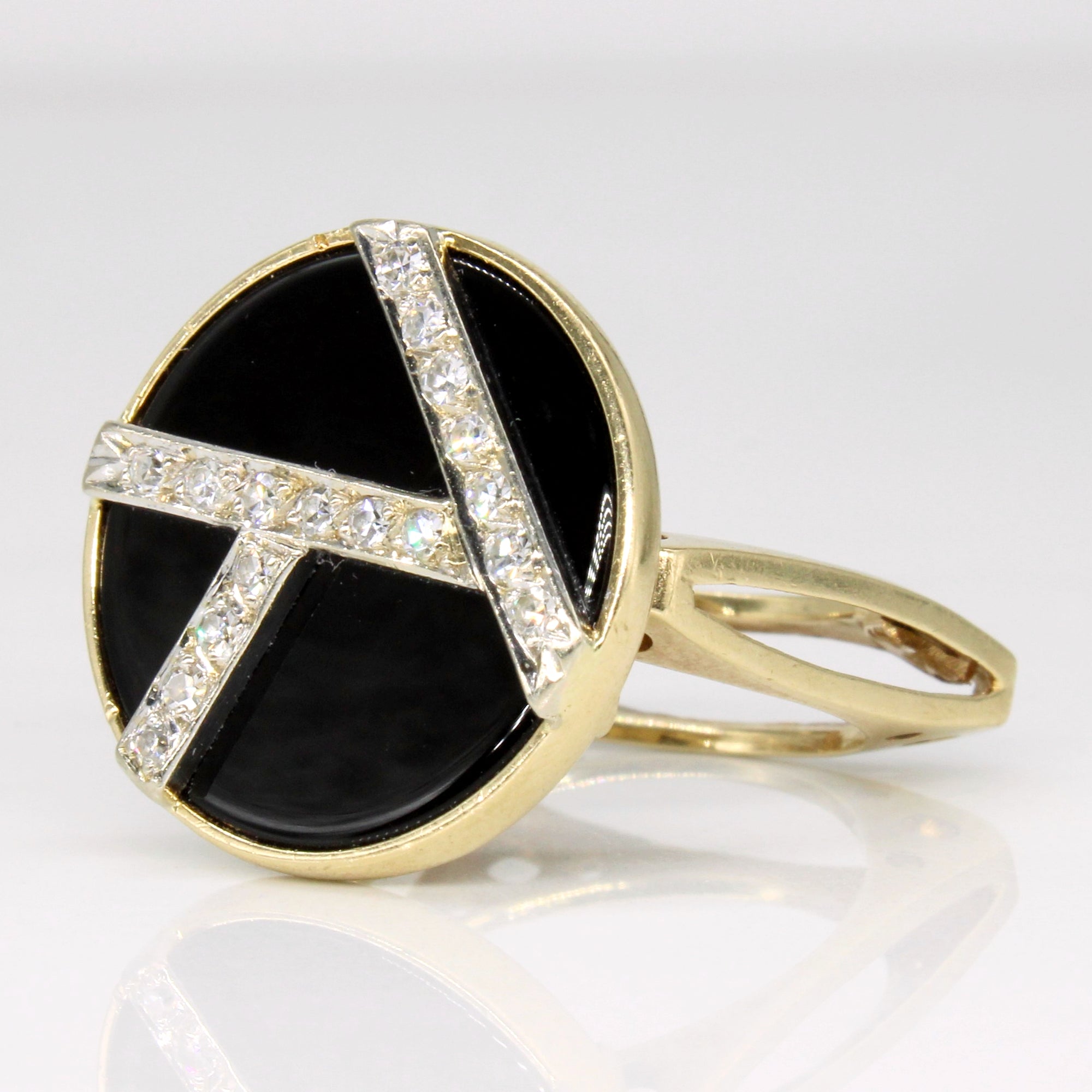 Onyx & Diamond Cocktail Ring | 5.00ct, 0.20ctw | SZ 7.25 |