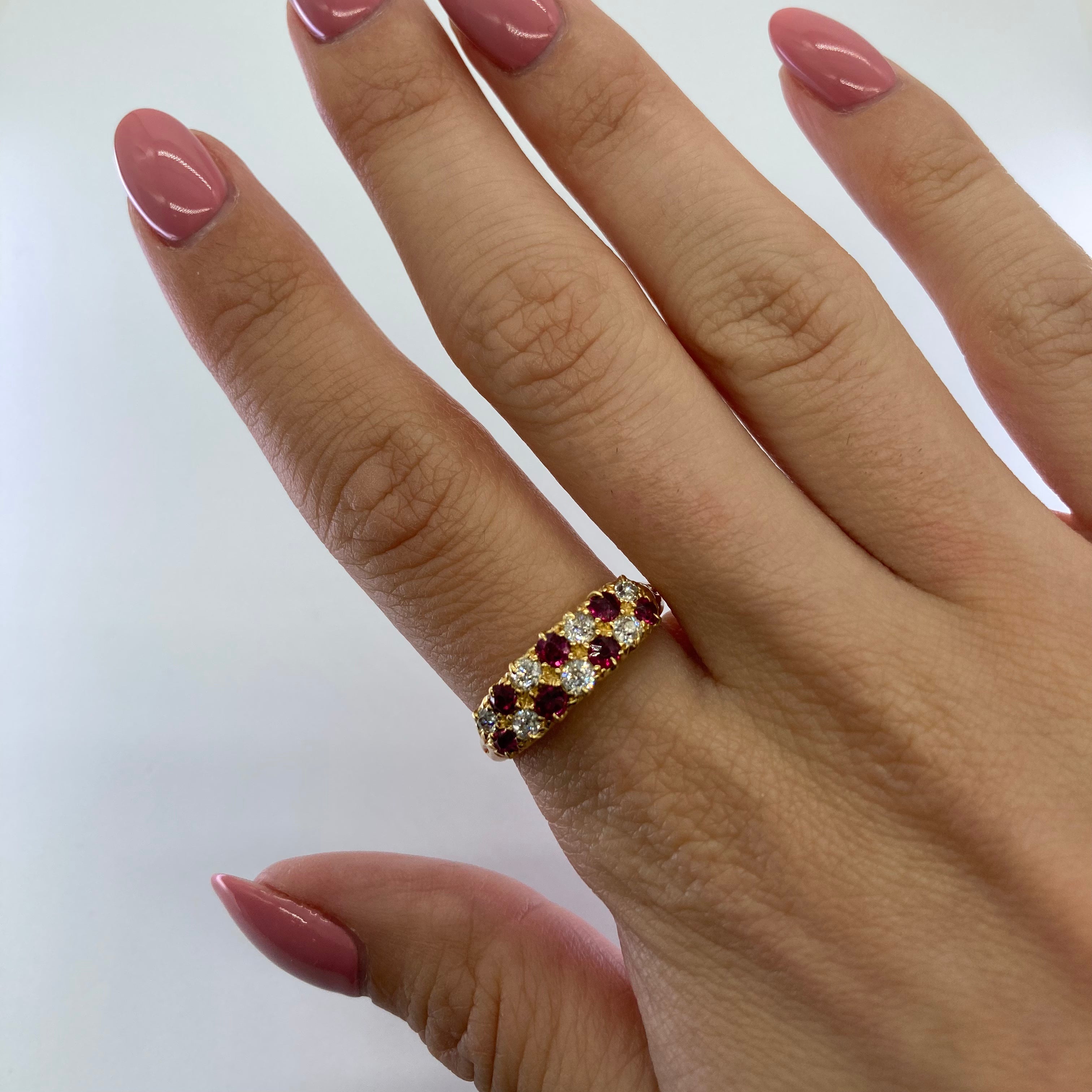 Bague filigranée en rubis et diamants du début du XXe siècle | 0,42 ct, 0,28 ct | Taille 7,5 | 