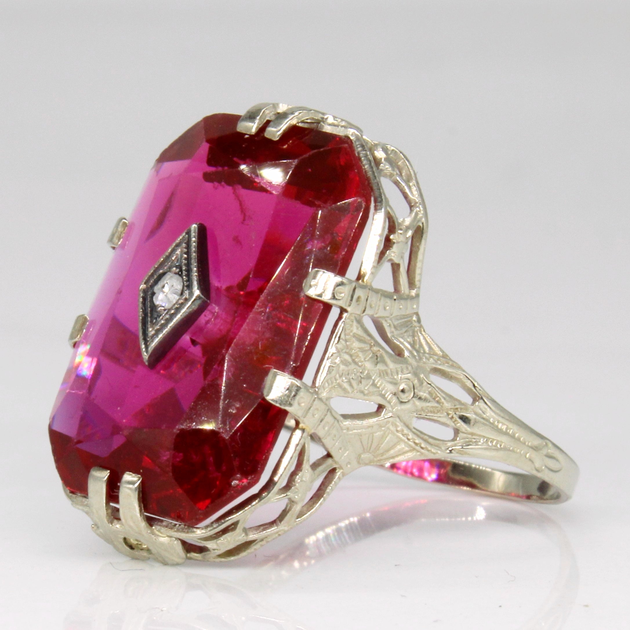 Red Glass & Diamond Ring | 15.00ct, 0.02ctw | SZ 7.25 |