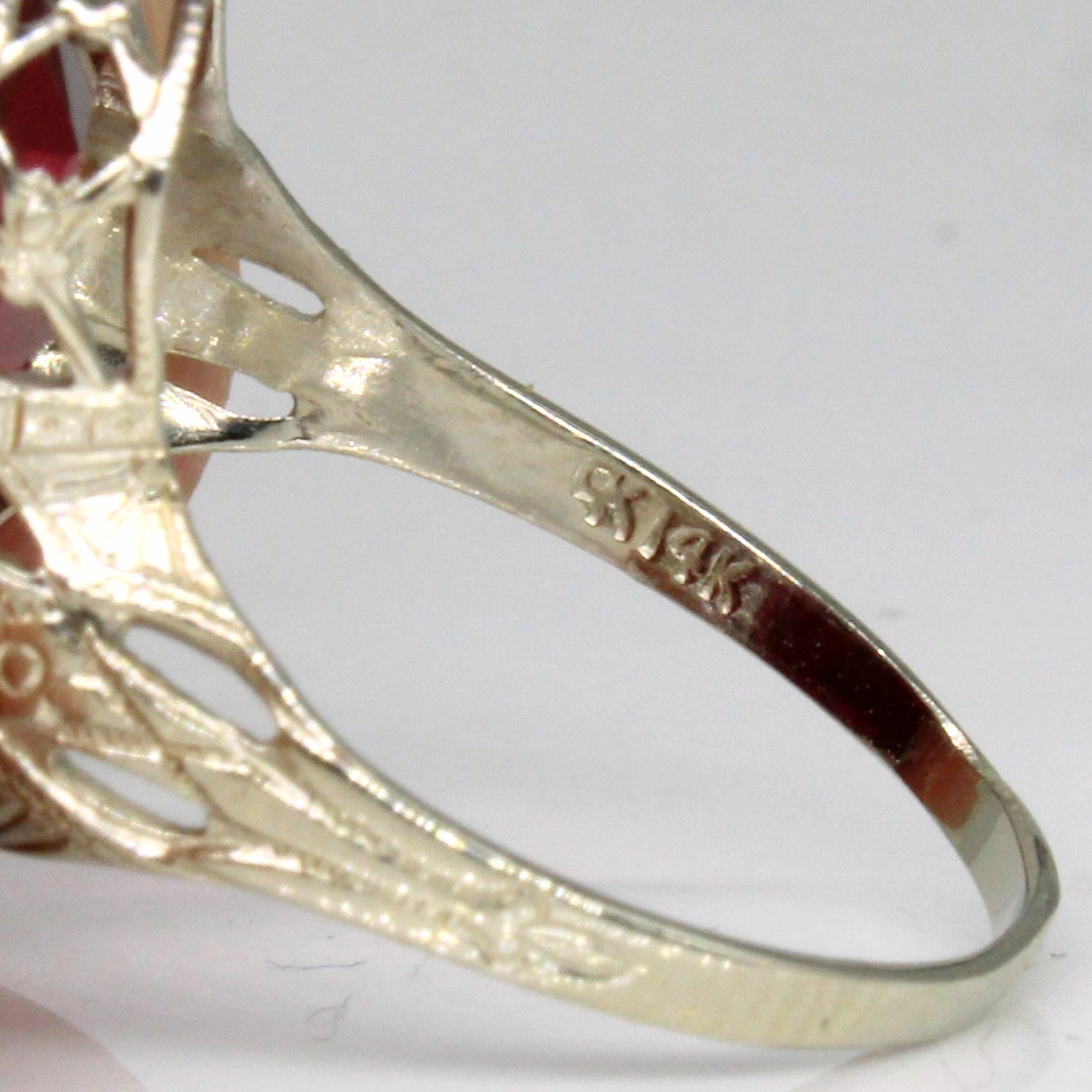 Red Glass & Diamond Ring | 15.00ct, 0.02ctw | SZ 7.25 |