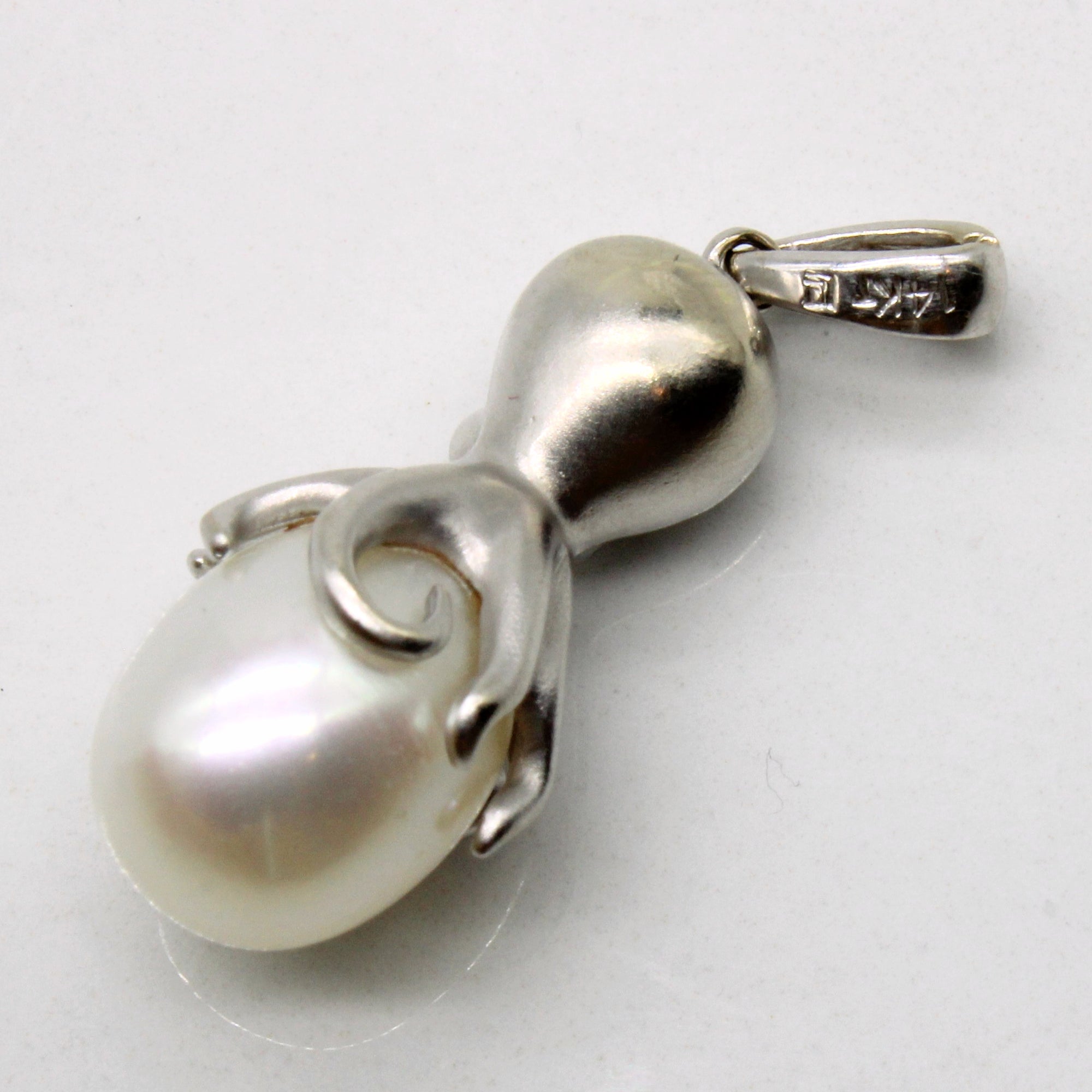 Diamond & Pearl Octopus Pendant | 0.02ctw |