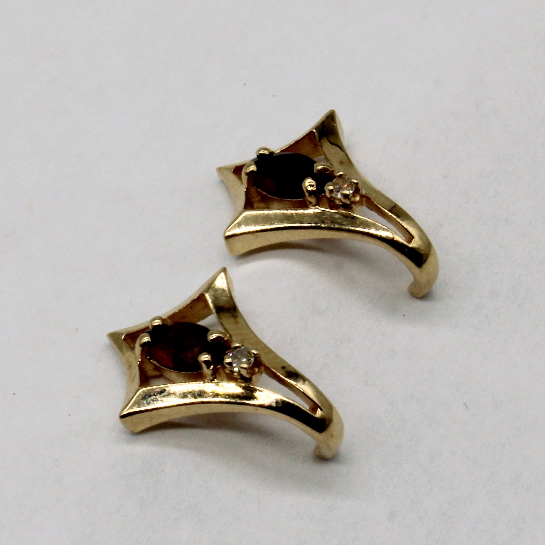 Garnet & Diamond Earrings | 0.40ctw, 0.04ctw |