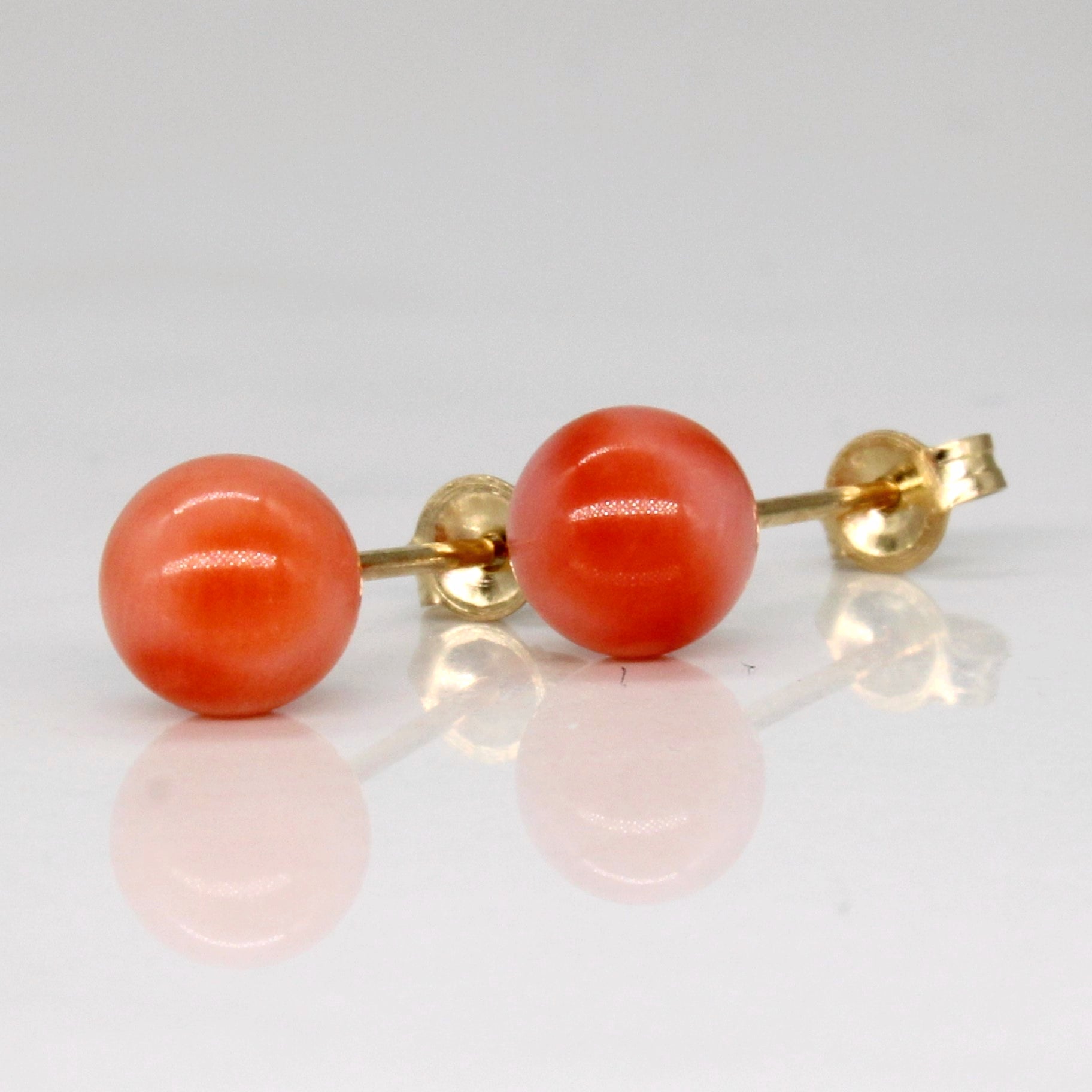 Boucles d'oreilles en perles de corail | 2,40 ct | 