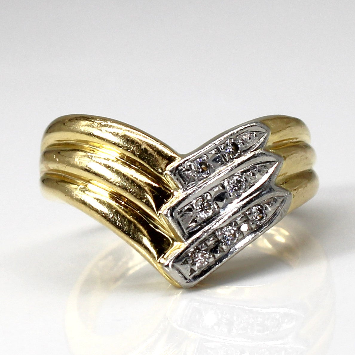 Chevron Diamond Ring | 0.08ctw | SZ 5.5 |