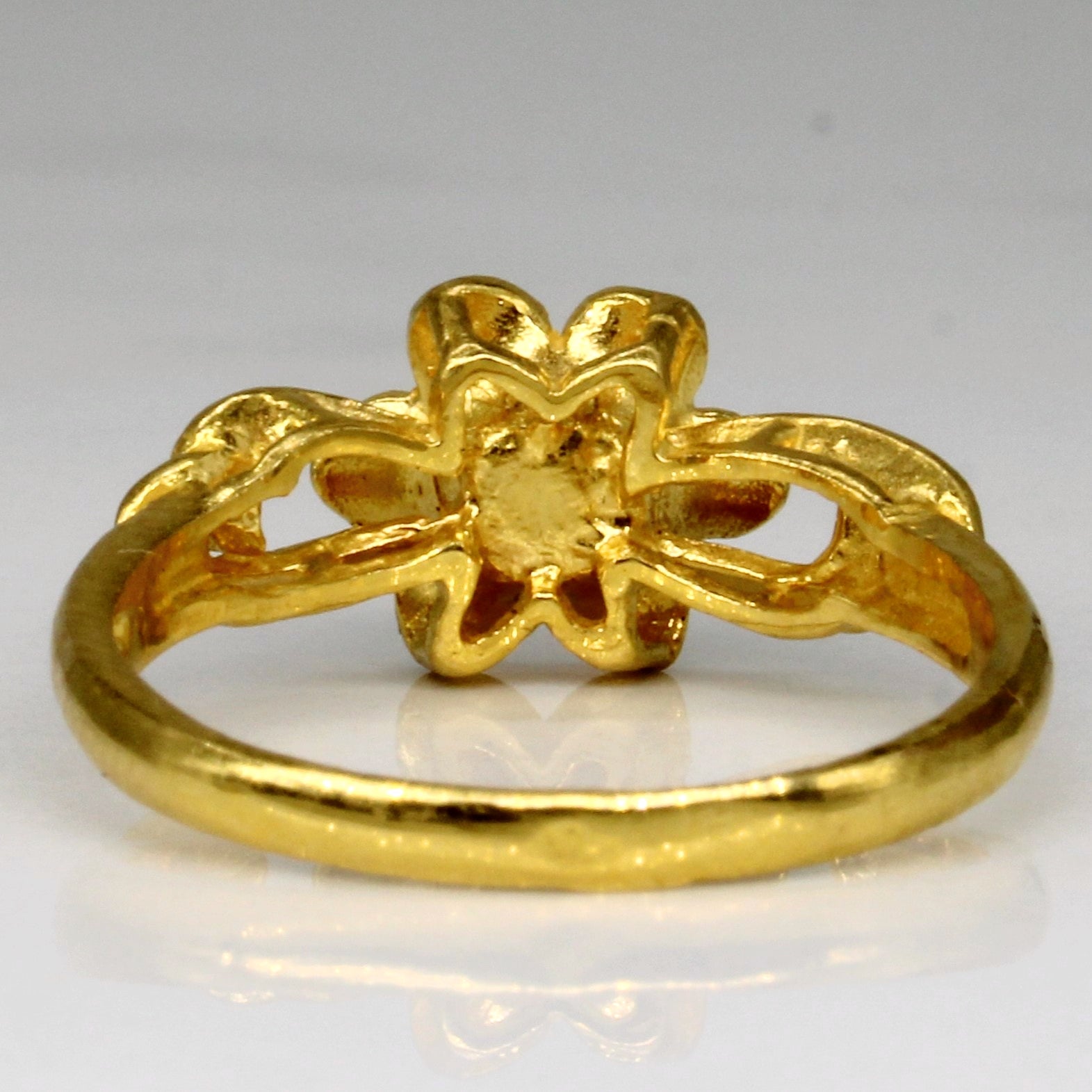 22k Yellow Gold Flower Ring | SZ 6.5 |