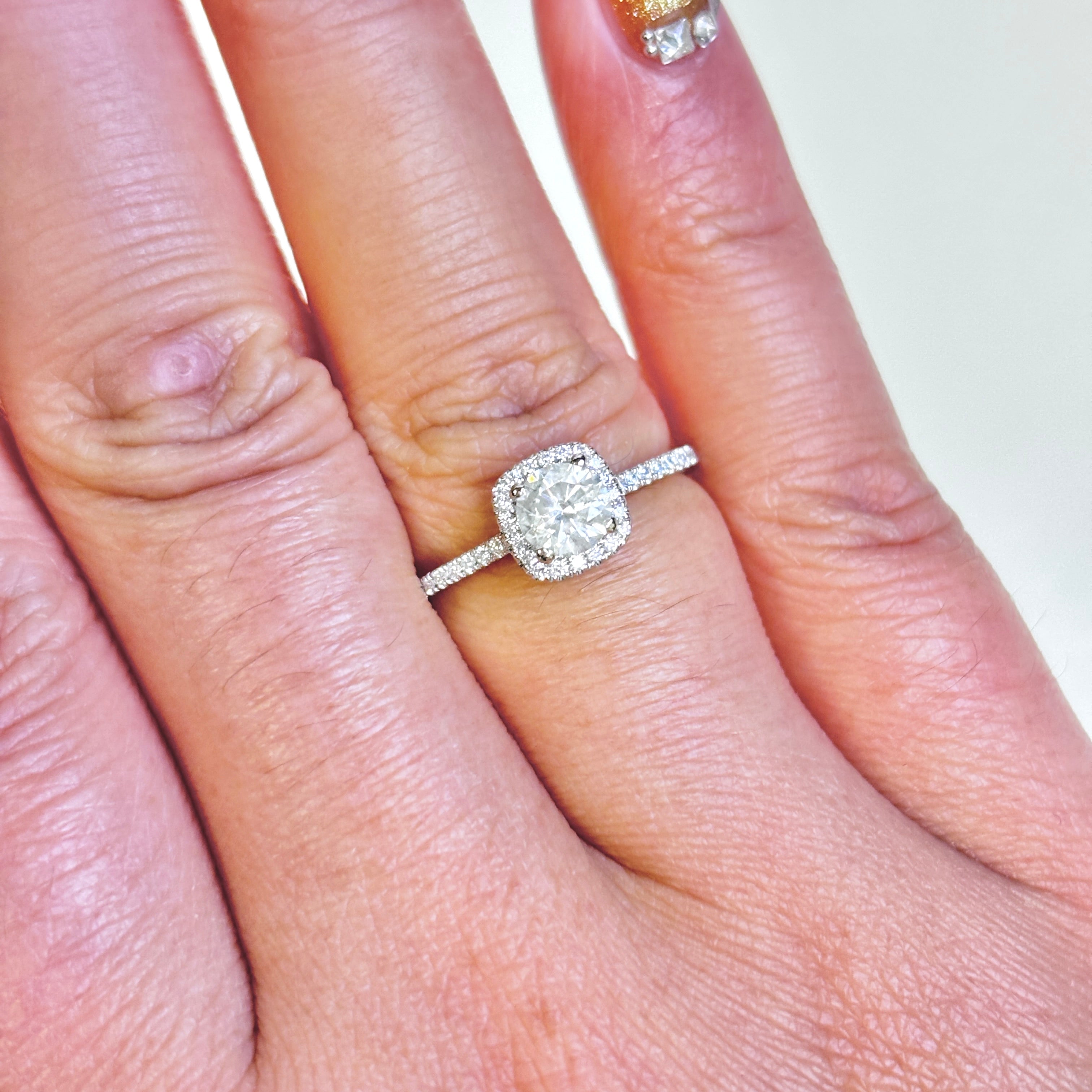 18k White Gold Halo Diamond Engagement Ring | 0.68ctw | SZ 5.5