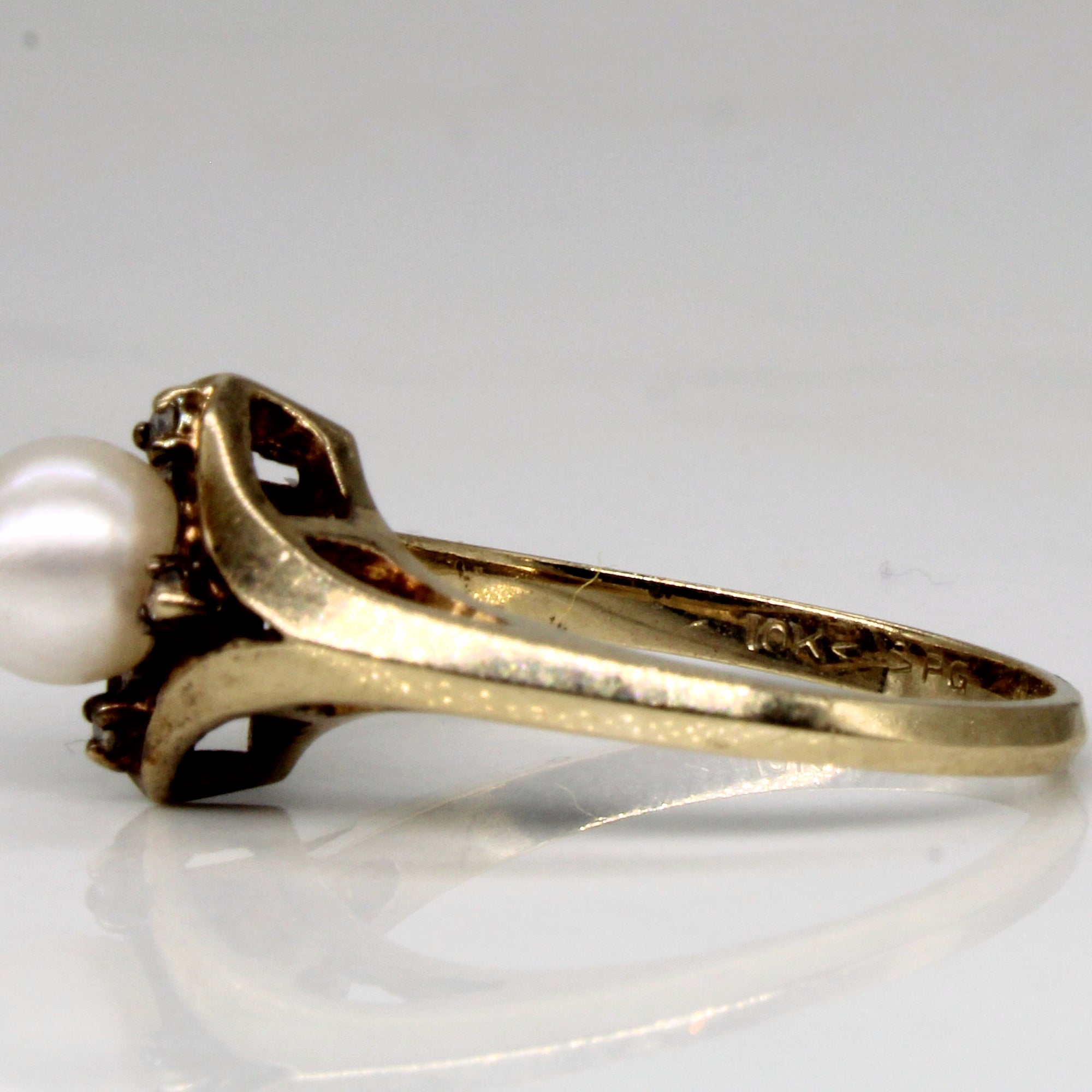 Pearl & Diamond Ring | 0.02ctw | SZ 6 |