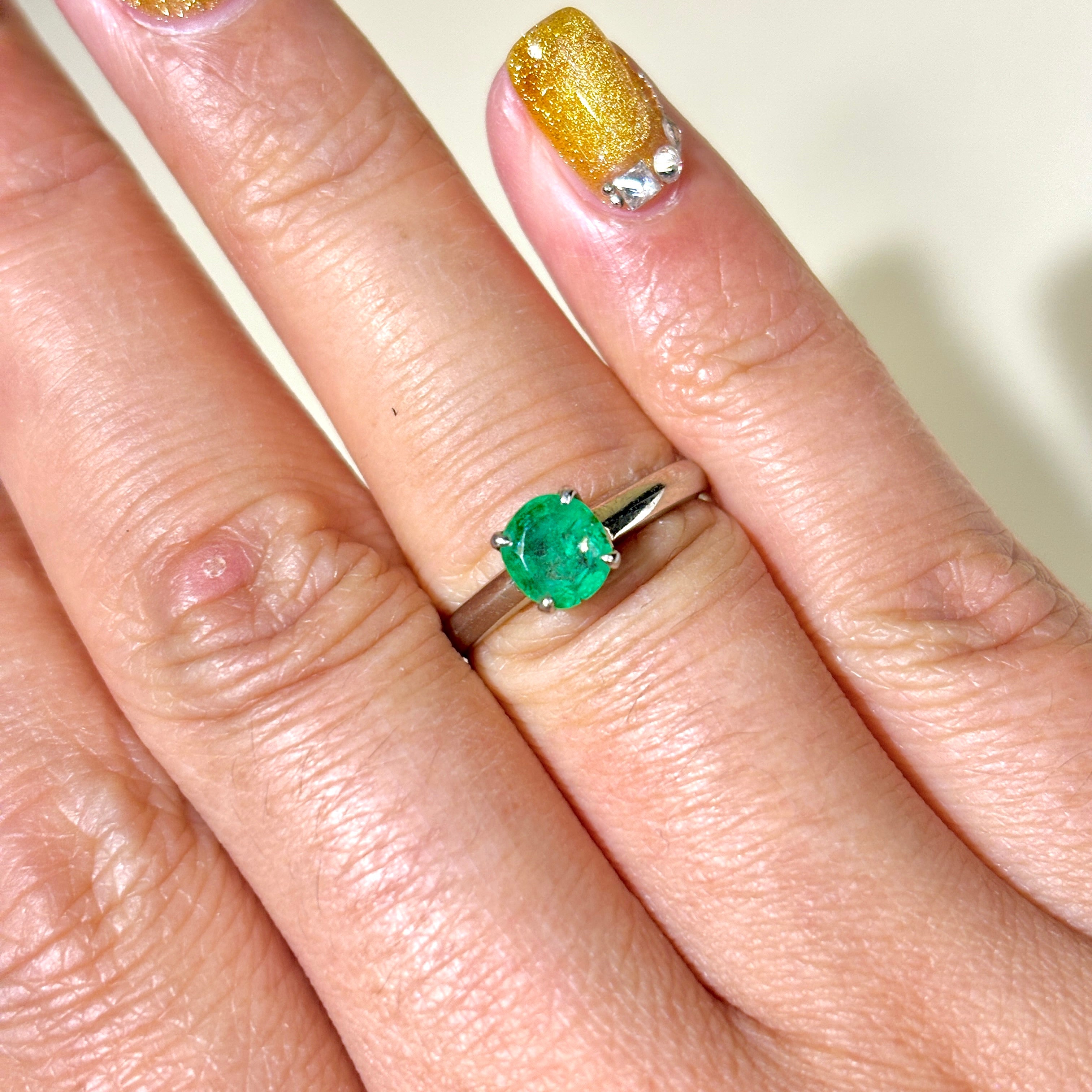 18k White Gold Emerald Ring | 0.64ct | SZ 5