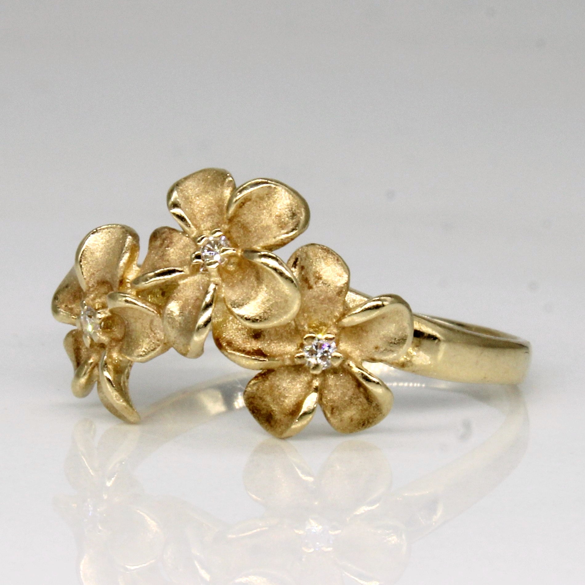 Diamond Flower Ring | 0.03ctw | SZ 6.75 |