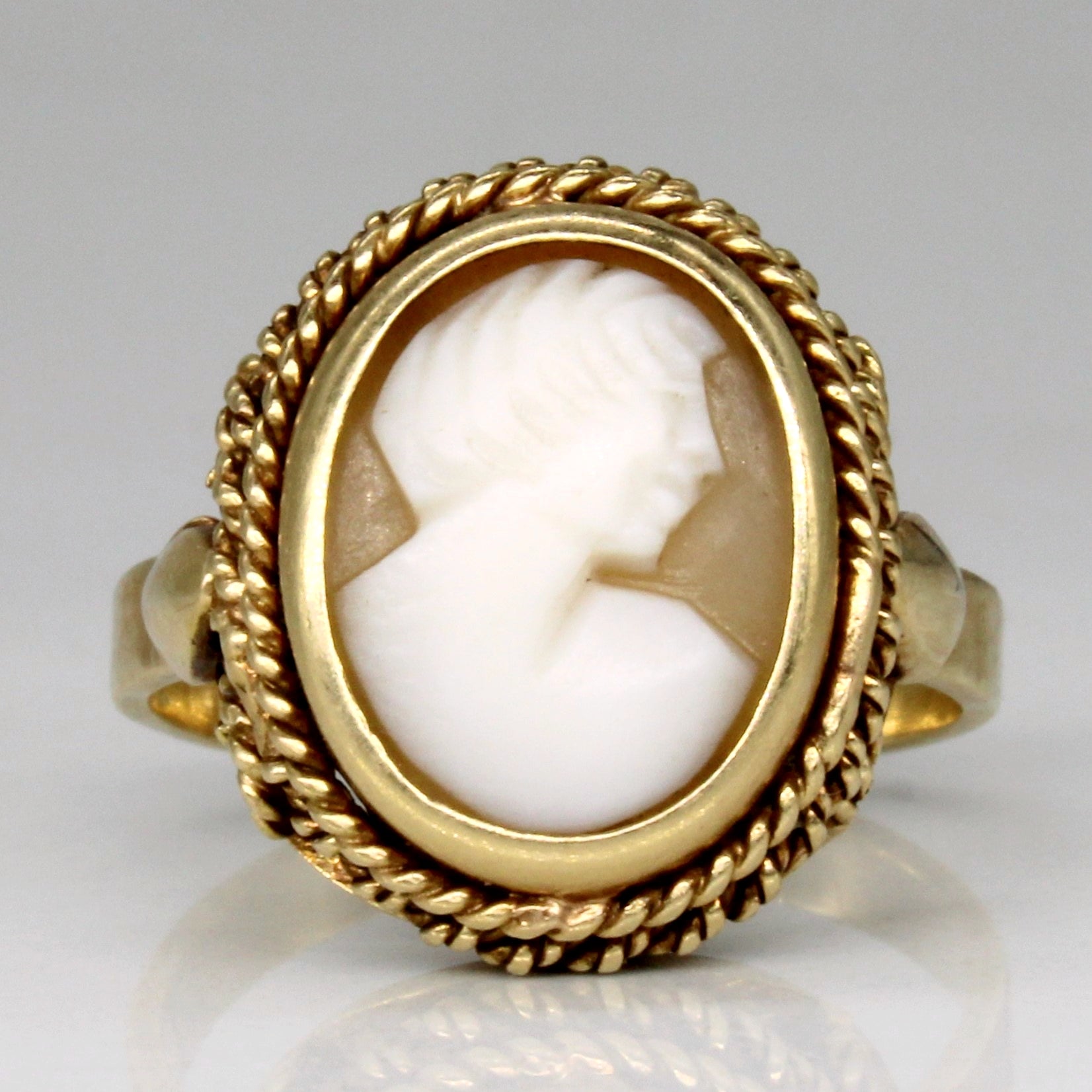 Seashell Cameo Ring | 1.70ct | SZ 5.75 |