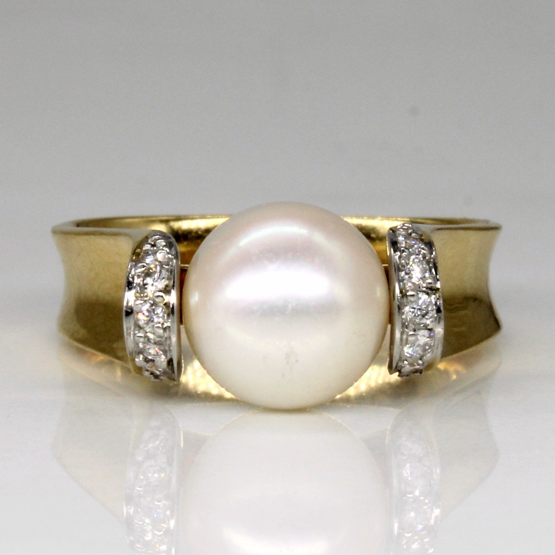 'Cavelti' Pearl & Diamond Ring | 0.10ctw | SZ 6 |