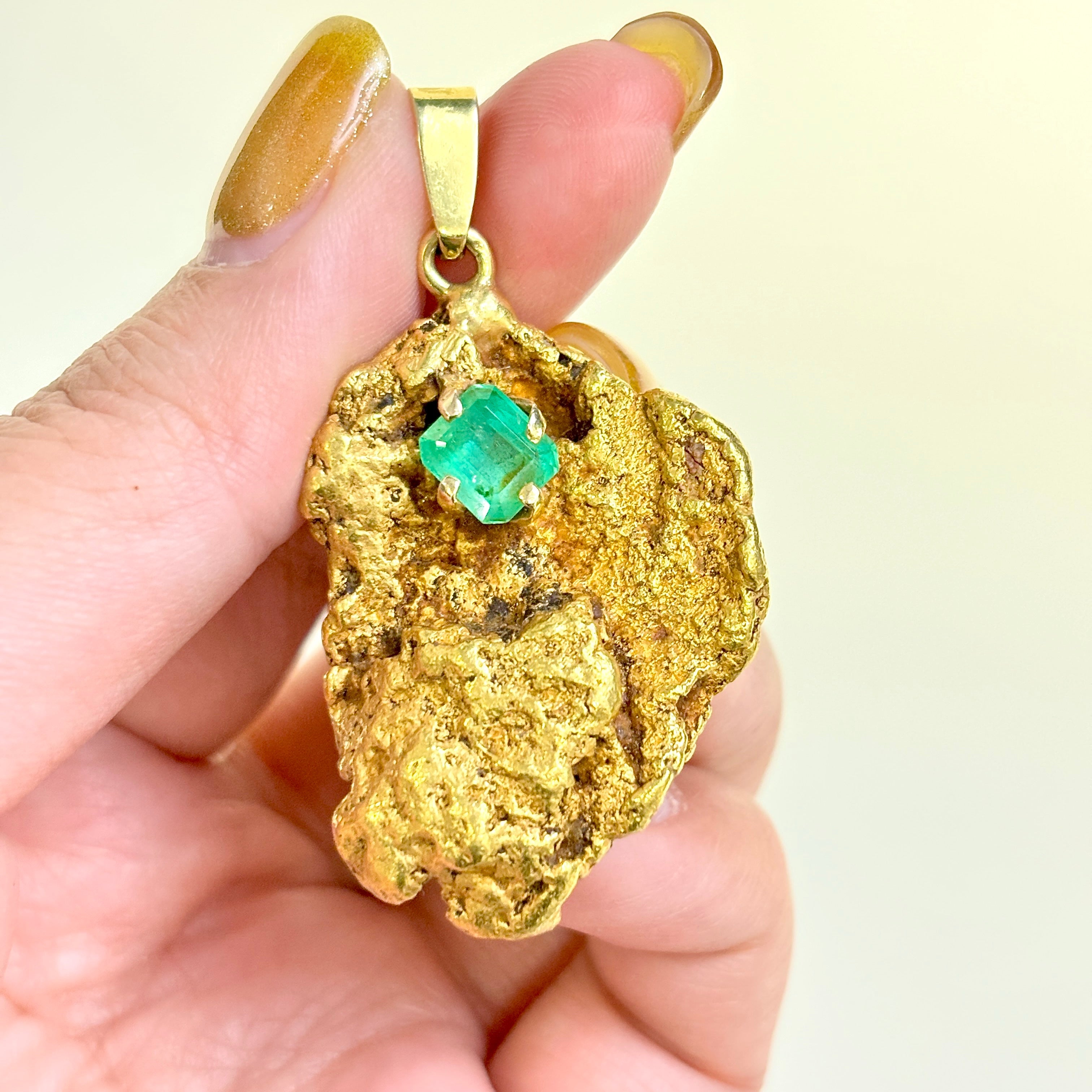 23k Yellow Gold Emerald Nugget Pendant | 1.66ct |