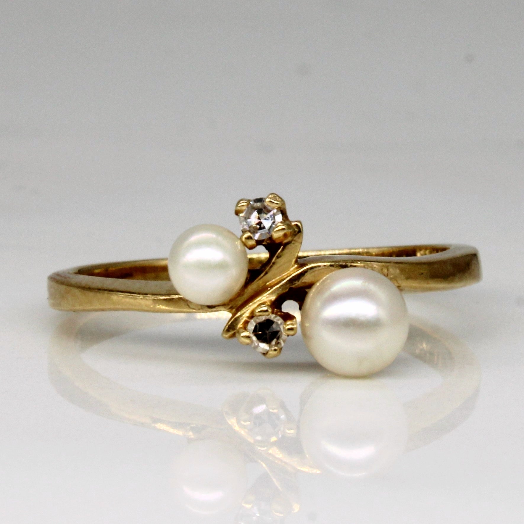 Pearl & Diamond Ring | 0.04ctw | SZ 7.5 |