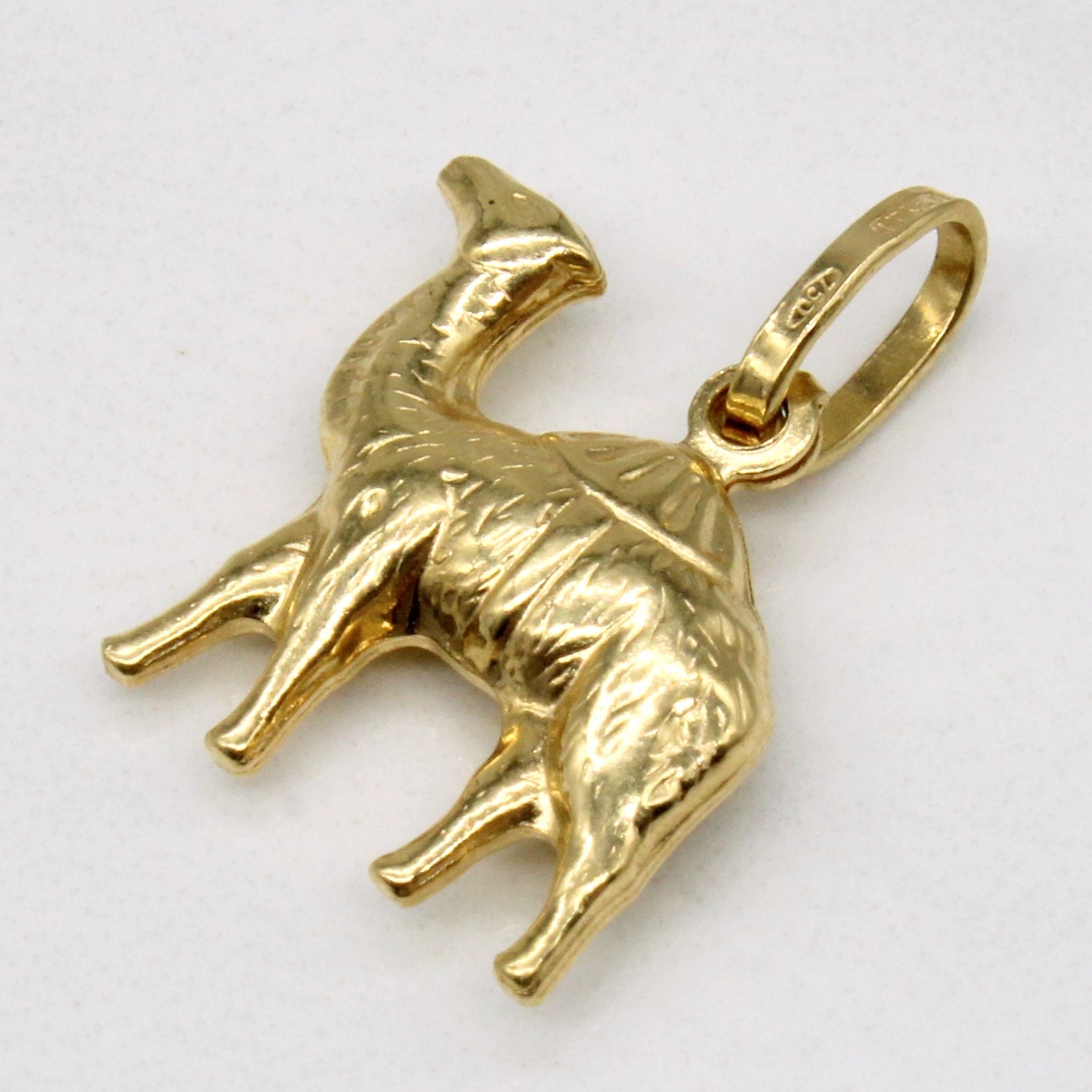 18k Yellow Gold Camel Charm