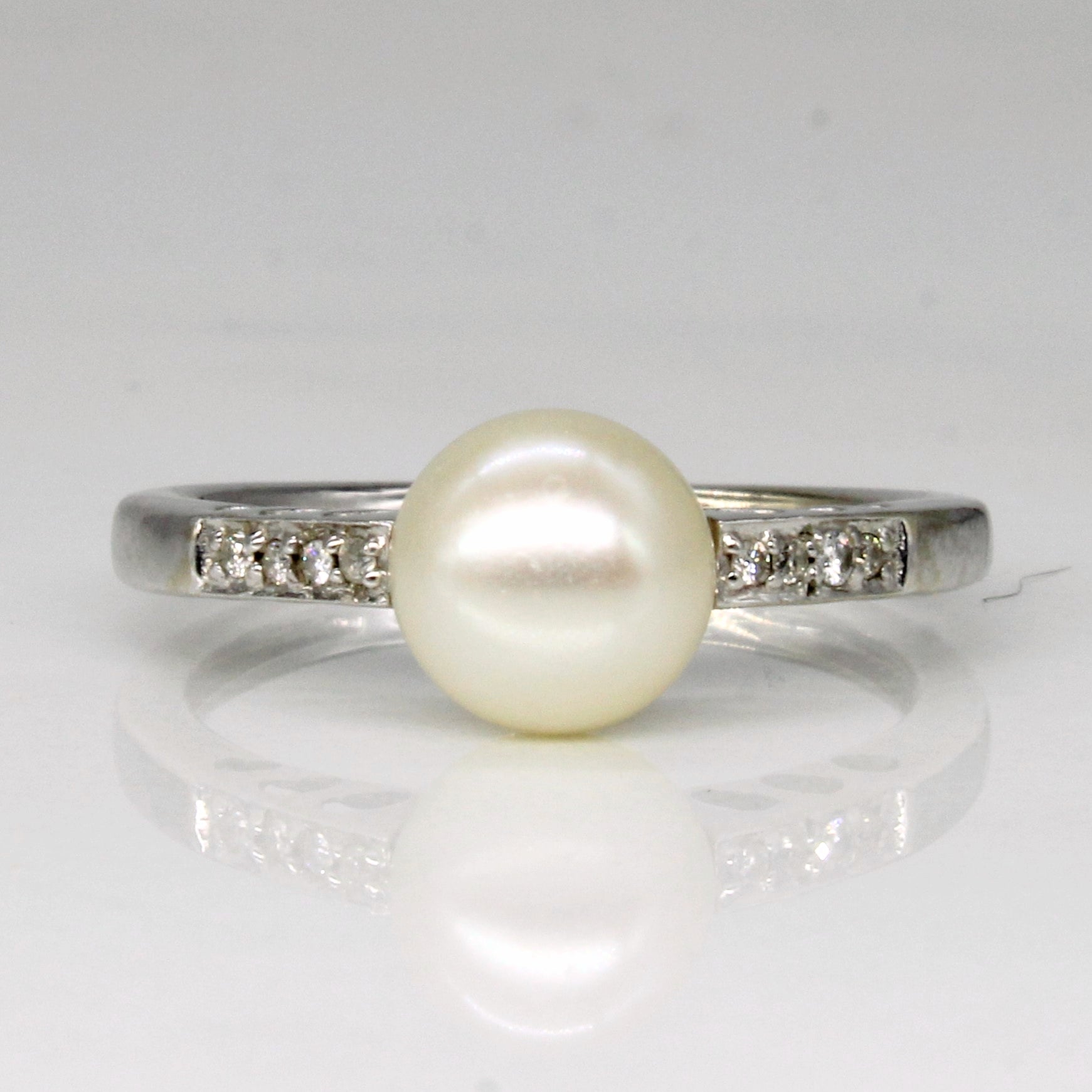 Pearl & Diamond Cocktail Ring | 0.04ctw | SZ 5 |