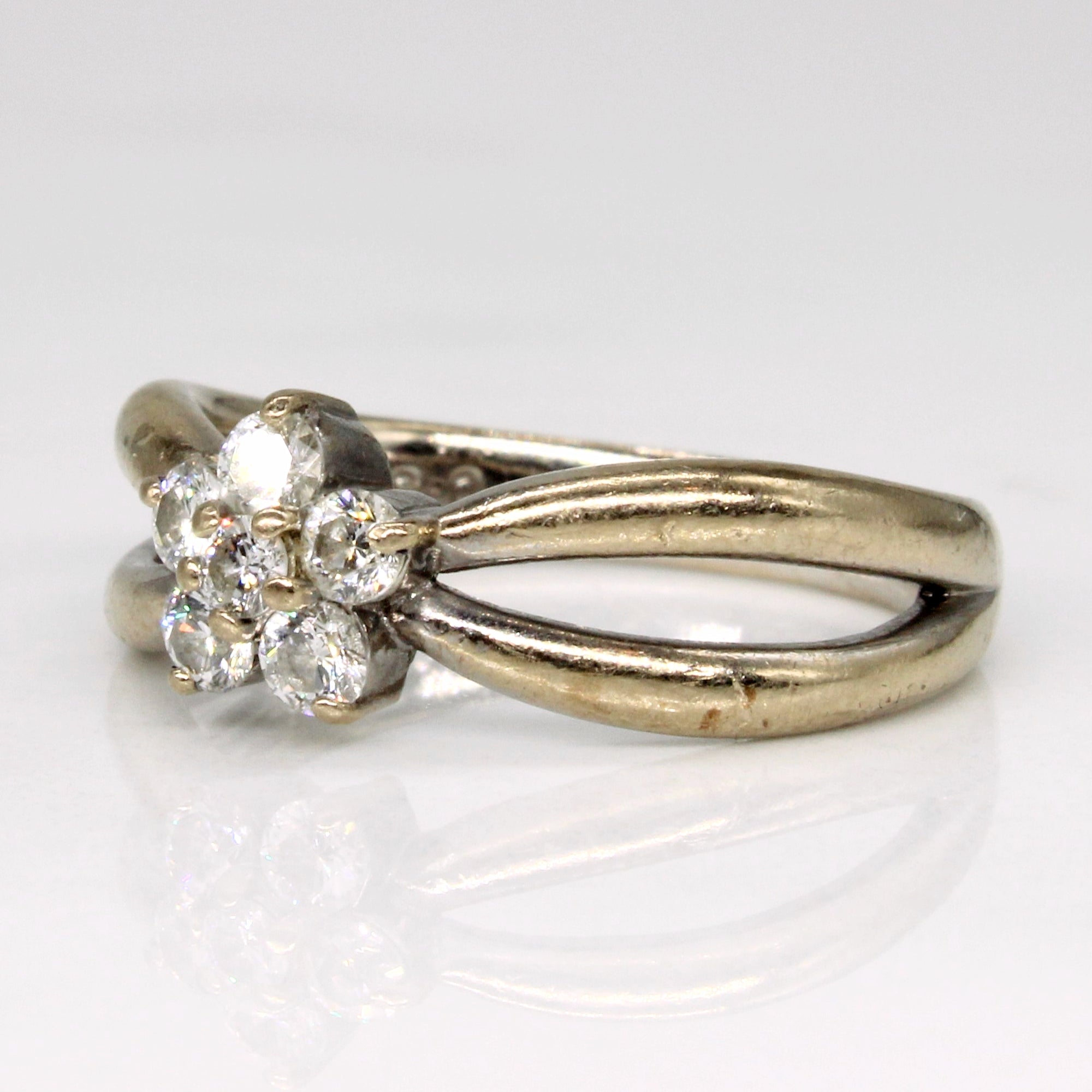 Diamond Flower Ring | 0.30ctw | SZ 5.25 |