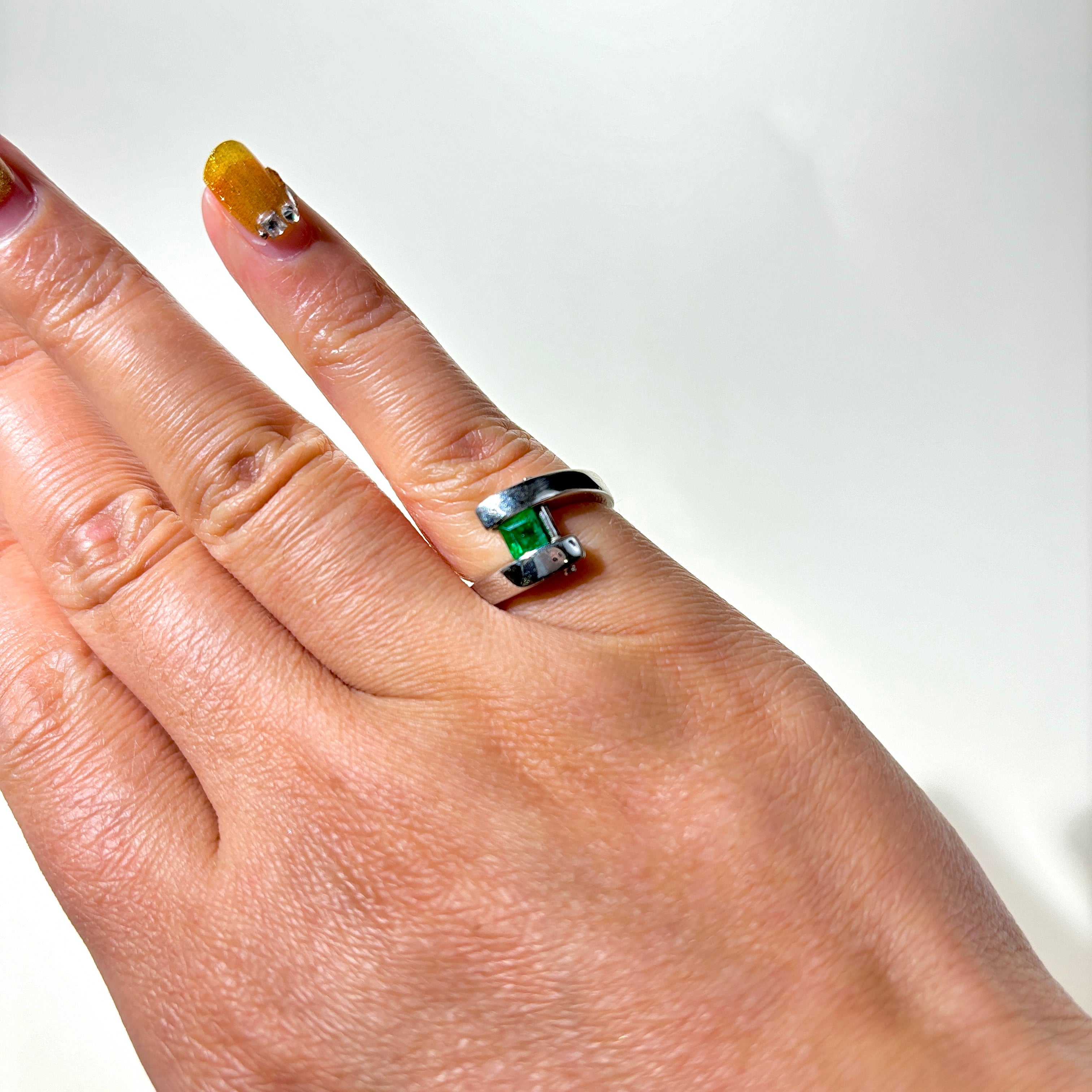 14k White Gold Emerald Bypass Ring | 0.24ct | SZ 3.5