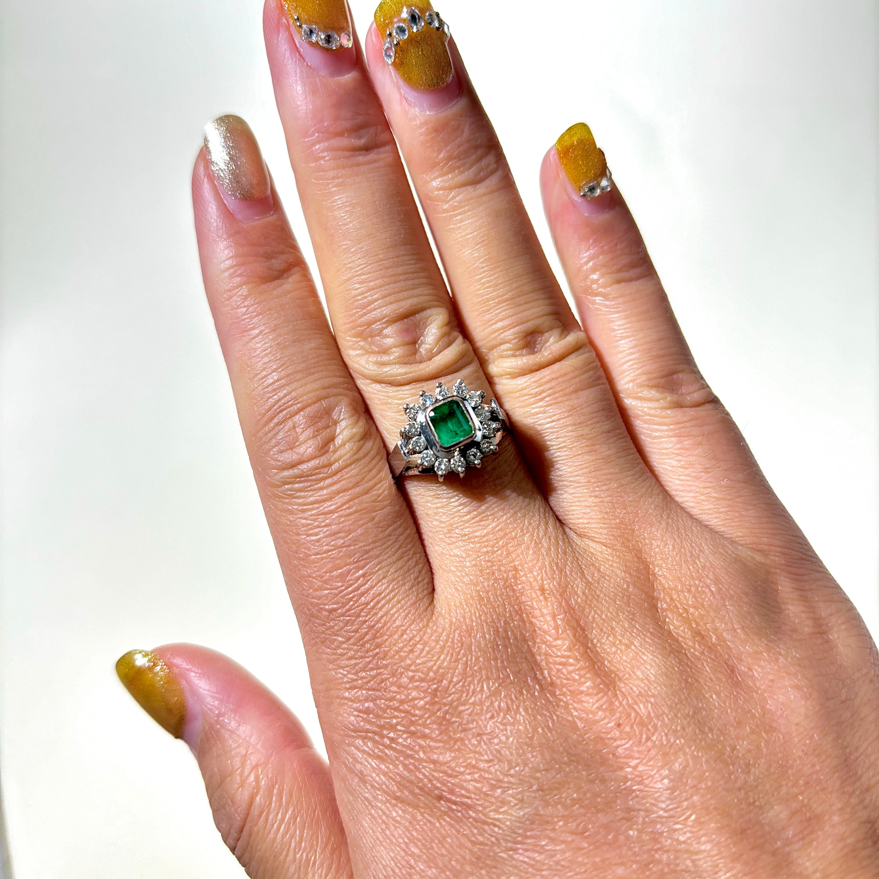 18k White Gold Emerald & Diamond Petal Ring | 0.35ct, 0.28