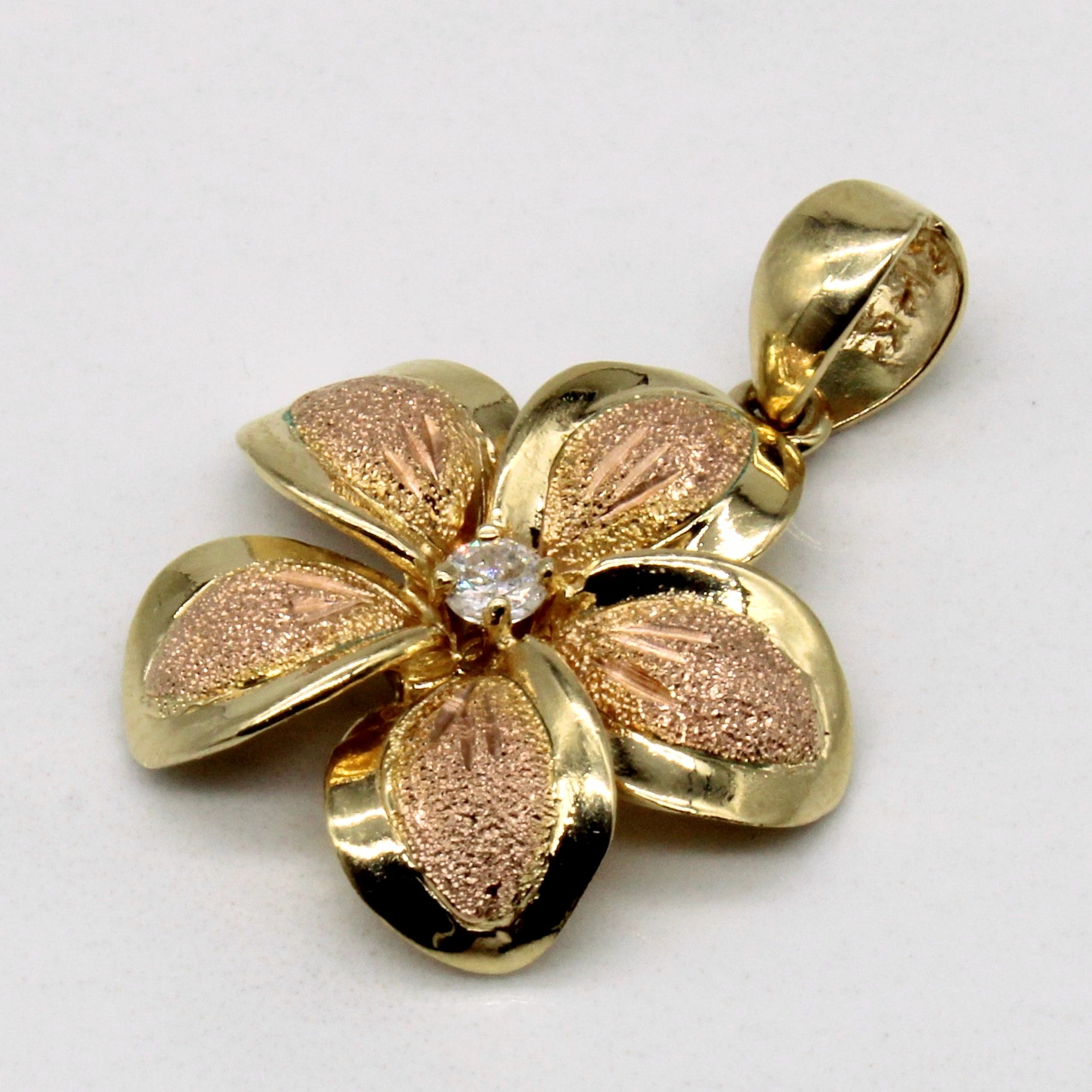 Diamond Flower Pendant | 0.09ct |