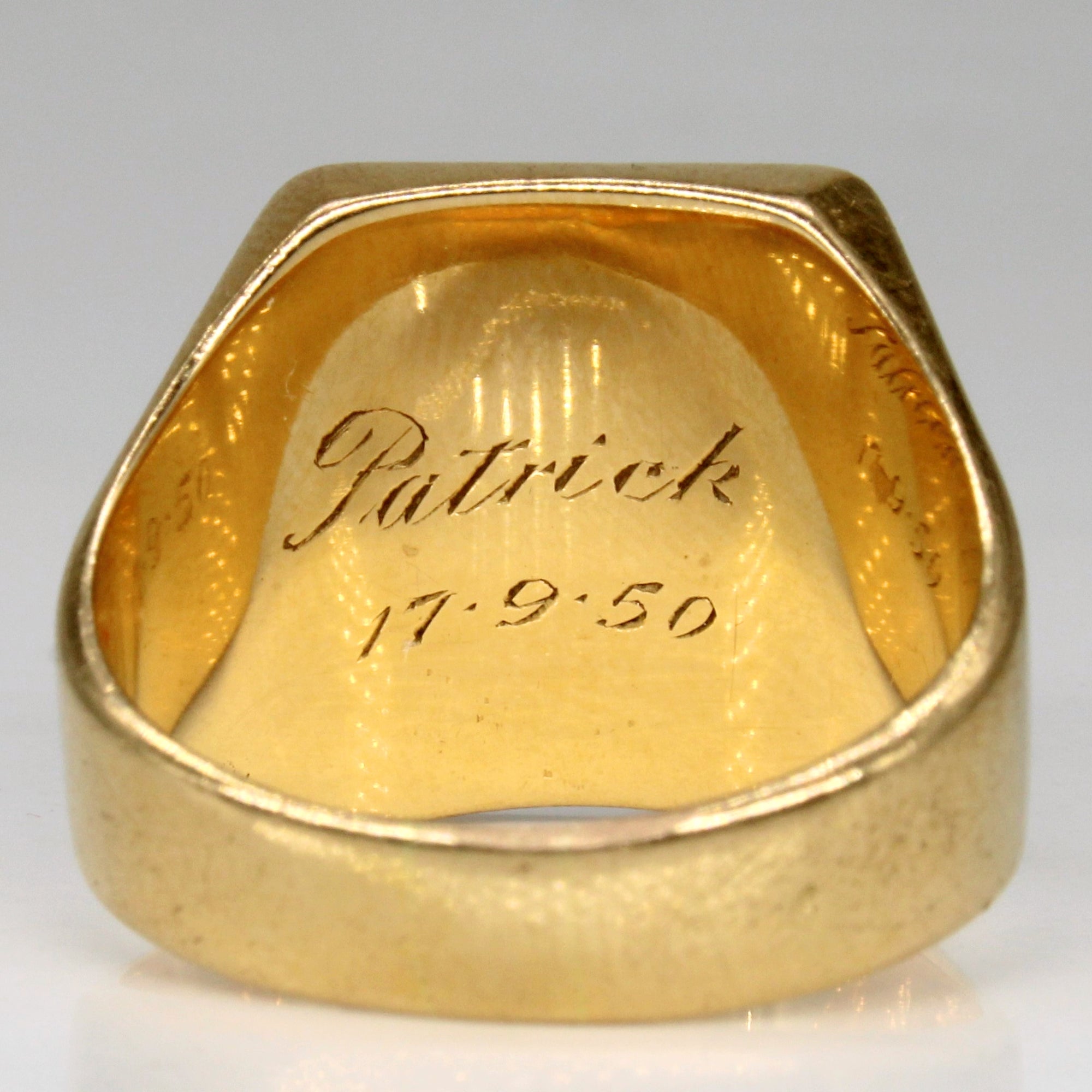 18k Yellow Gold Family Crest Signet Ring | SZ 10 |