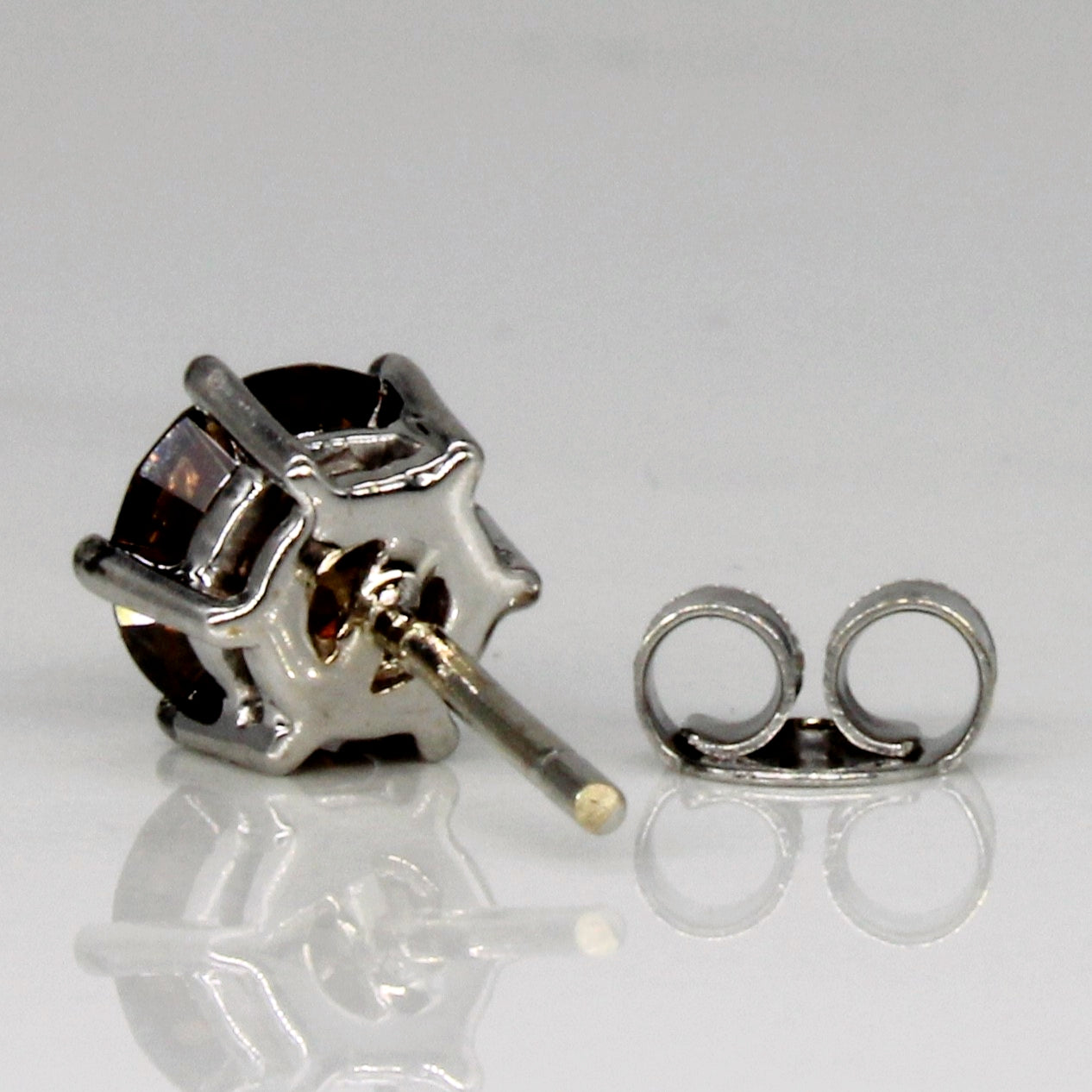 Boucles d'oreilles puces en diamant brun vif | 2,00 ct | 