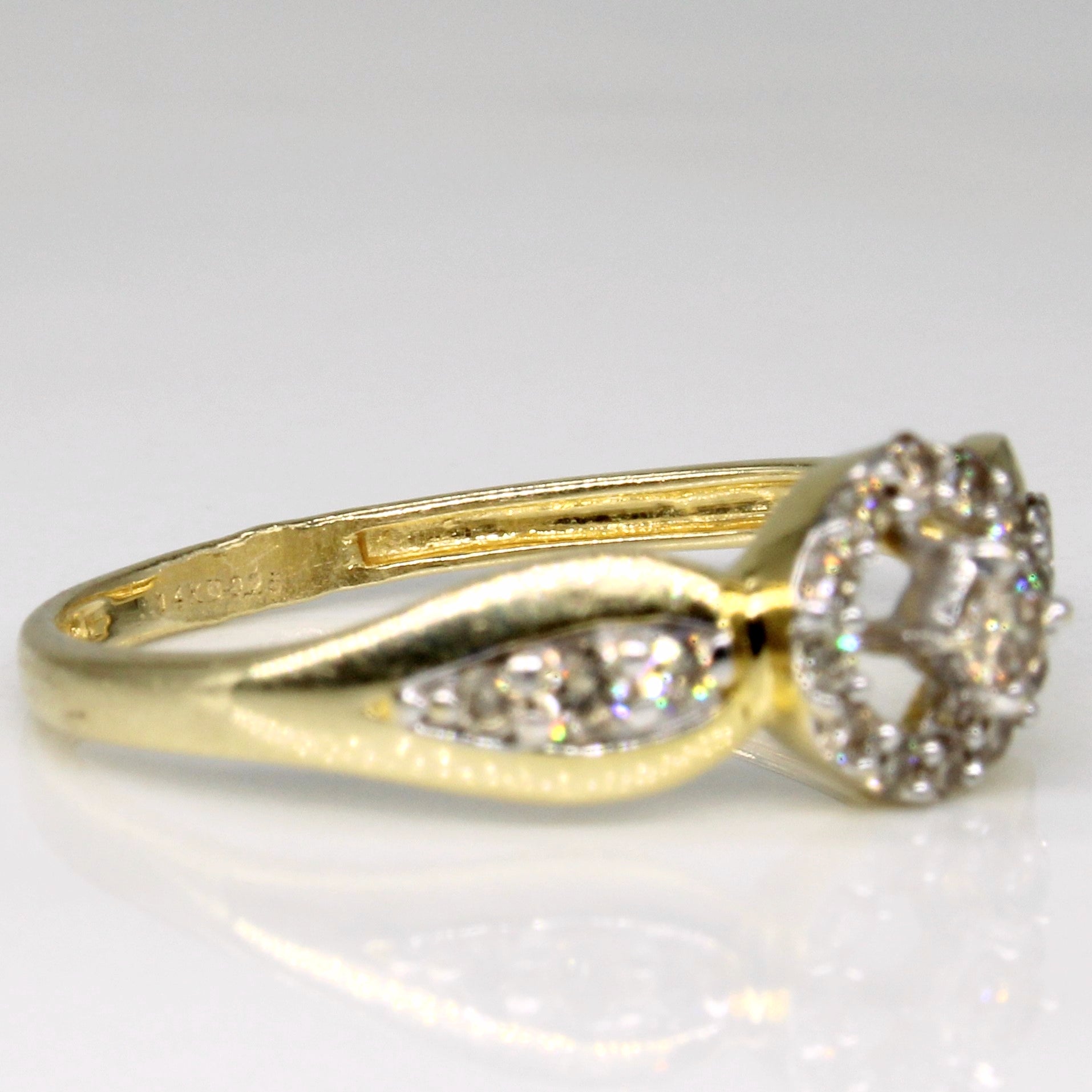 Diamond Wreath Ring | 0.25ctw | SZ 6.75 |