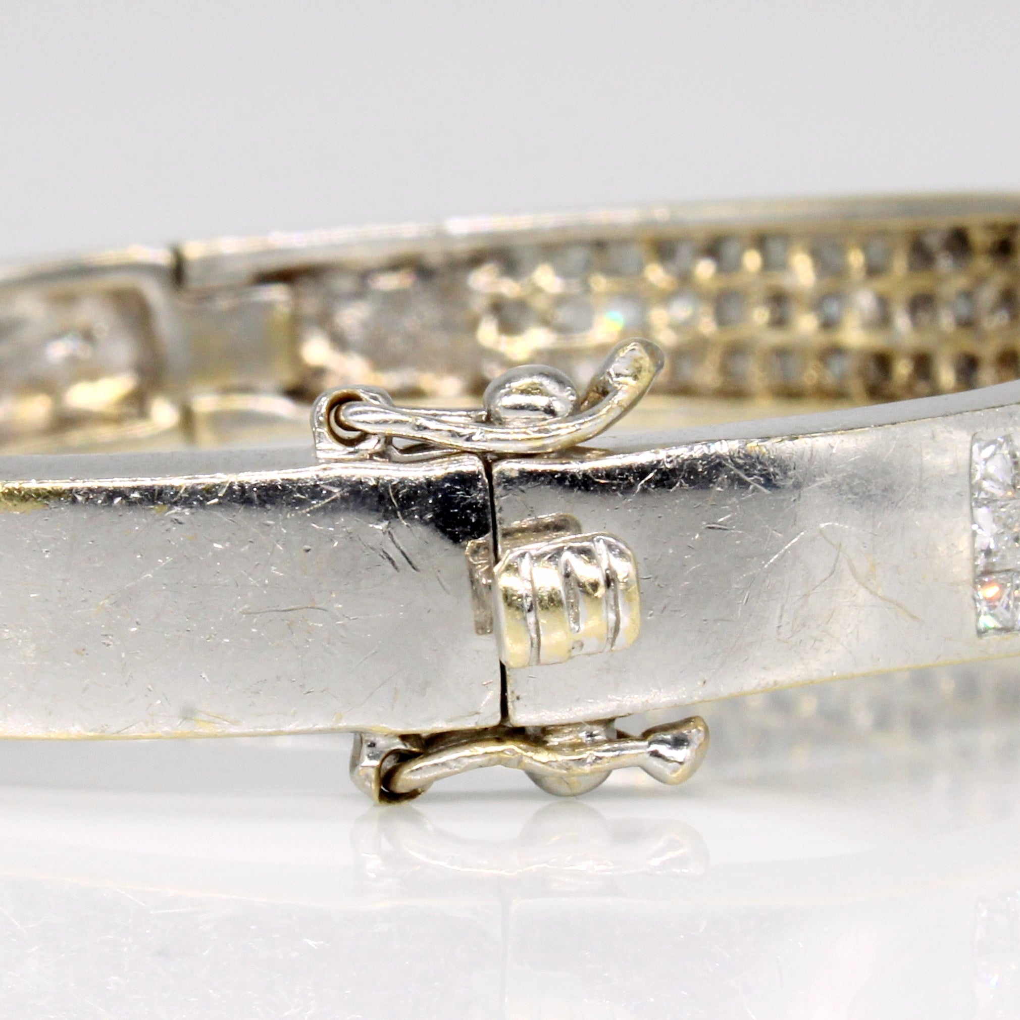Bracelet jonc serti de diamants taille princesse | 2,40 ct | 6,5" | 