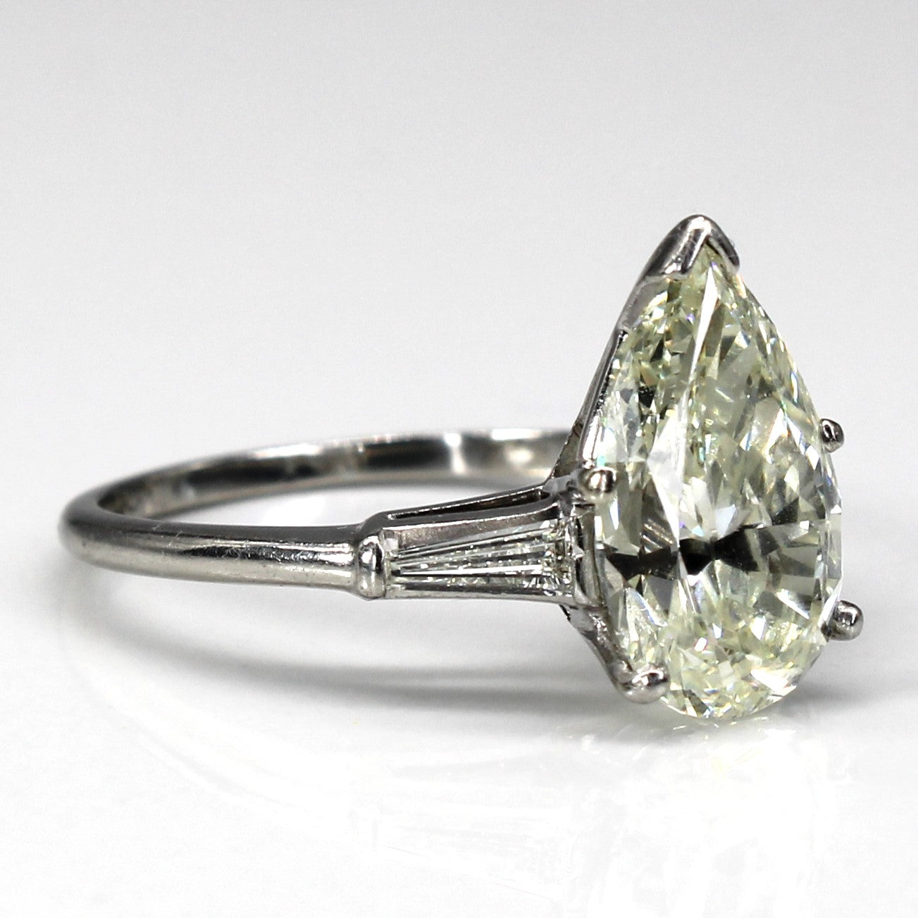 Three Stone Diamond Engagement Ring | 3.24ctw VS2 L | SZ 7.25 |