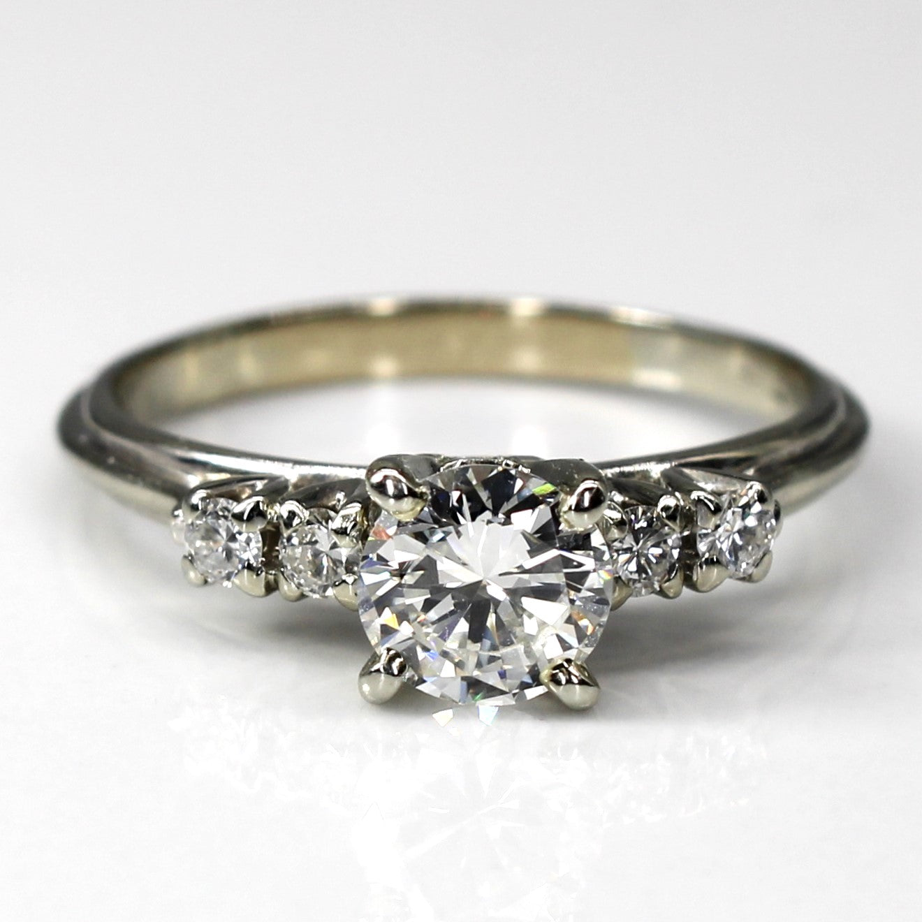 Solitaire with Accents Diamond Ring | 0.74ctw VS2 H/I | SZ 6.5 |