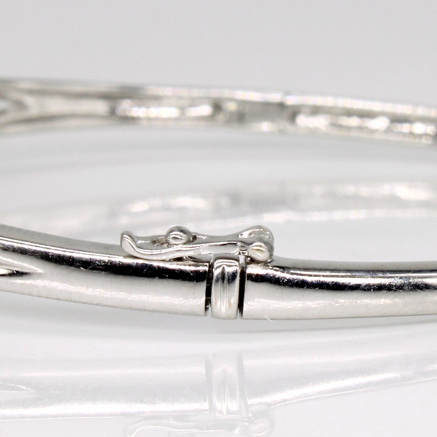 Diamond Flower Bracelet | 0.24ctw | 7" |