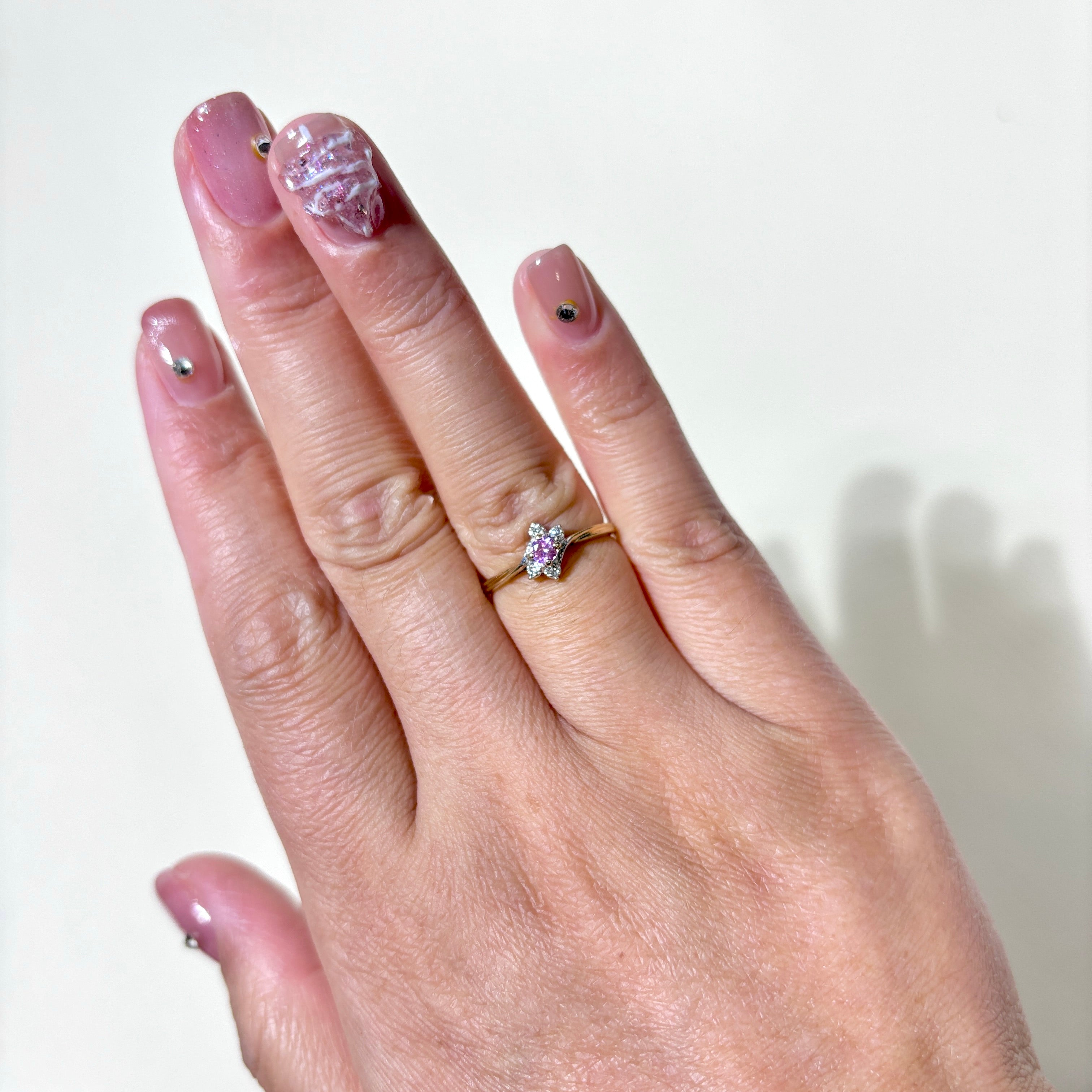 Bague en or jaune 10 carats, topaze rose et diamants | 0,10 ct, 0,02 ct | Taille 5,25 | 