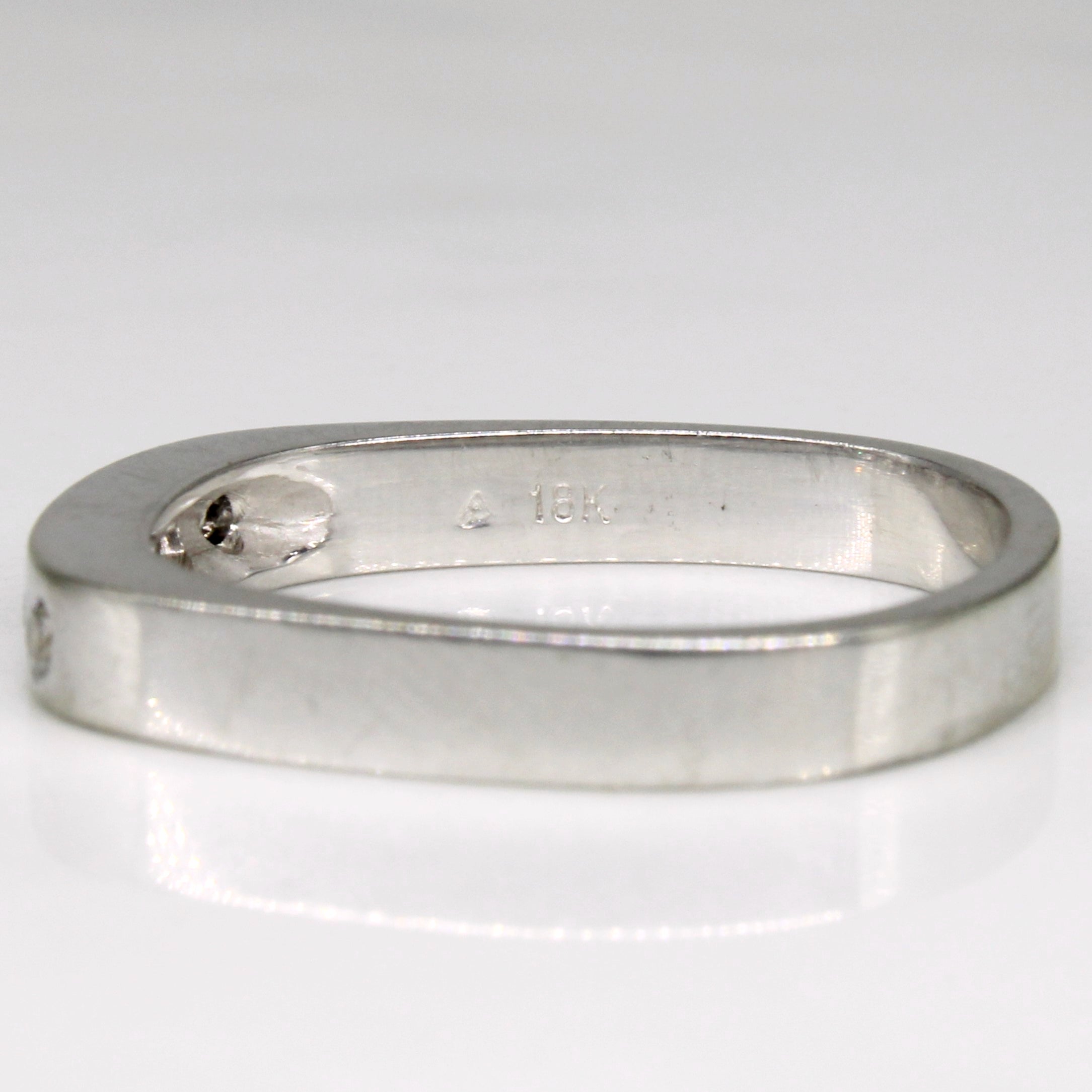 Flush Set Diamond Ring | 0.10ctw | SZ 7 |