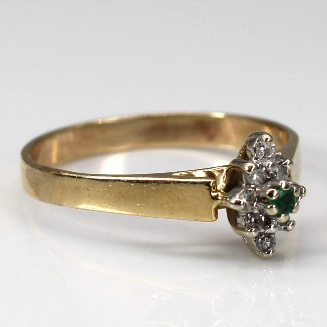 Cluster Set Diamond & Emerald Ring | 0.08ctw | SZ 7 |