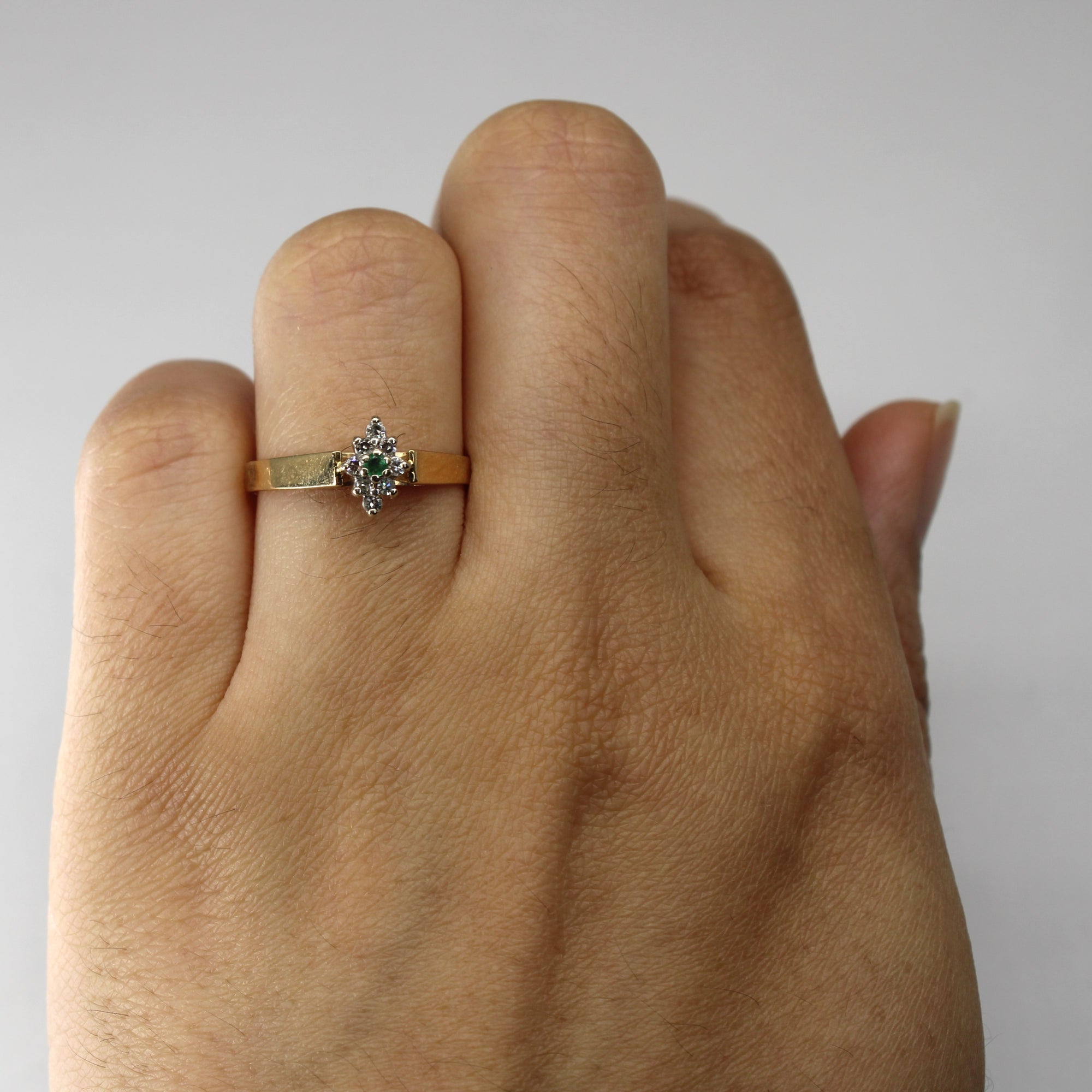 Cluster Set Diamond & Emerald Ring | 0.08ctw | SZ 7 |