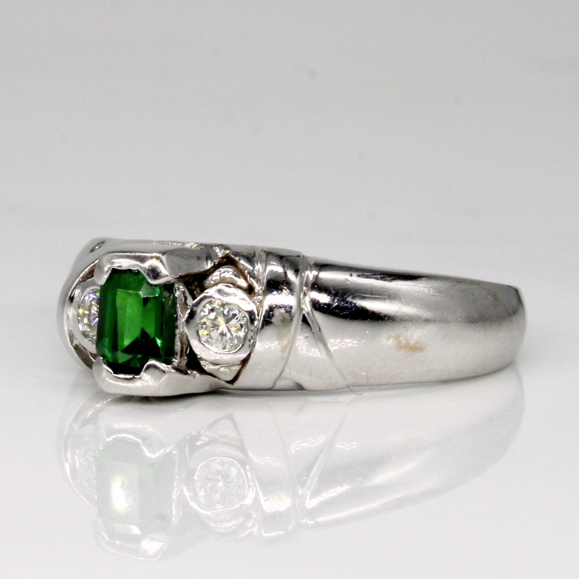 Tsavorite Garnet & Diamond Ring | 0.40ct, 0.14ctw | SZ 9.25 |