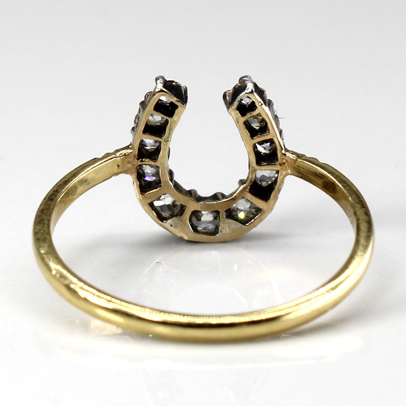 Bague en or antique sertie de diamants en forme de fer à cheval | 0,46 ct | Taille 7 | 