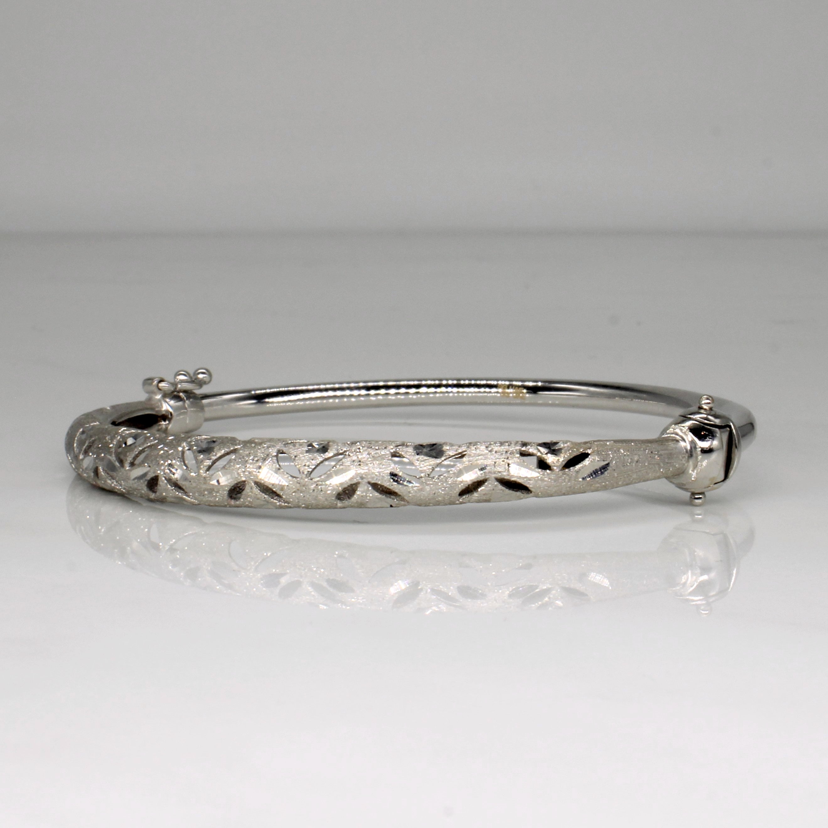 18k White Gold Bangle Bracelet | 7" |