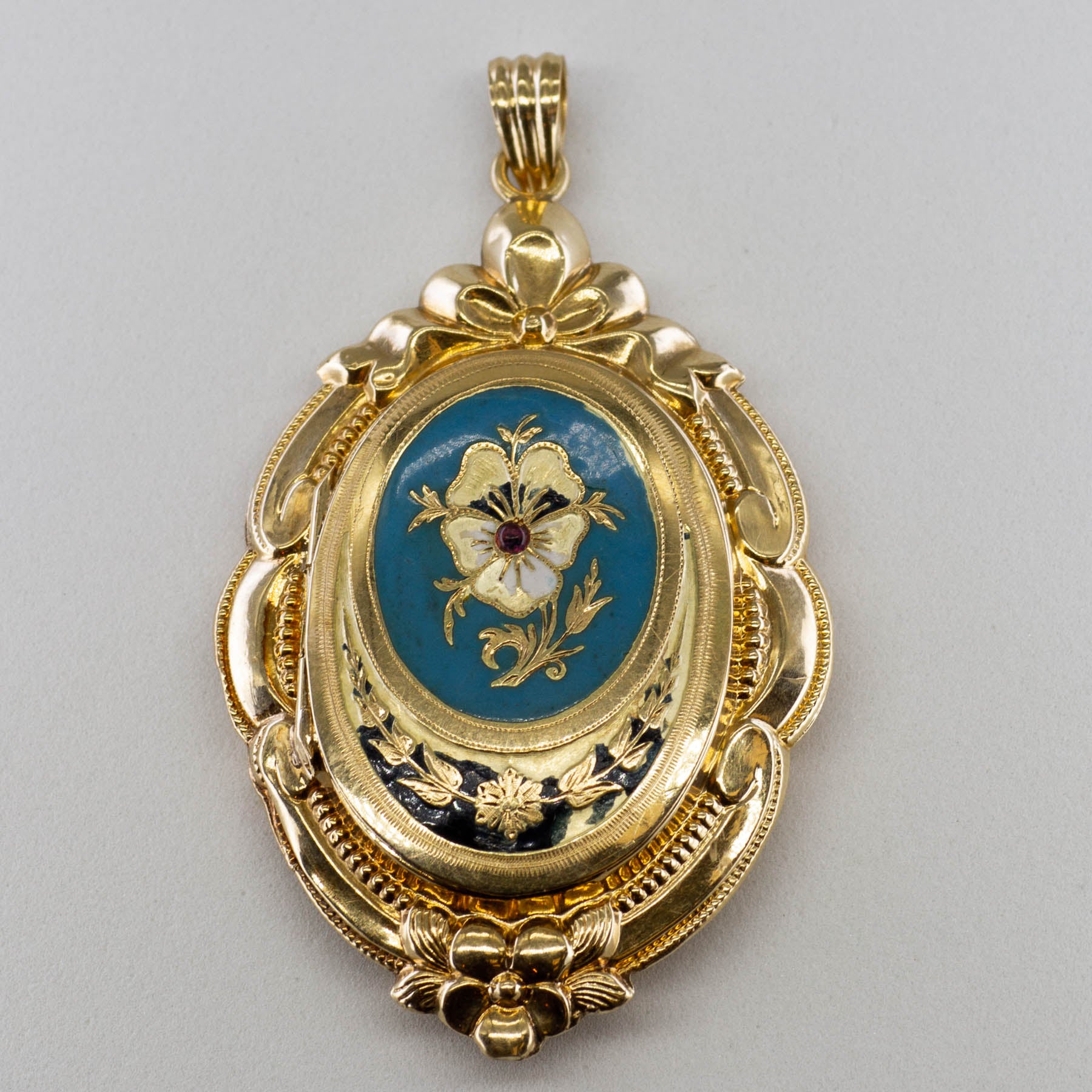 Early Mid Century Enamelled Floral Locket | 0.02ct | – 100 Ways