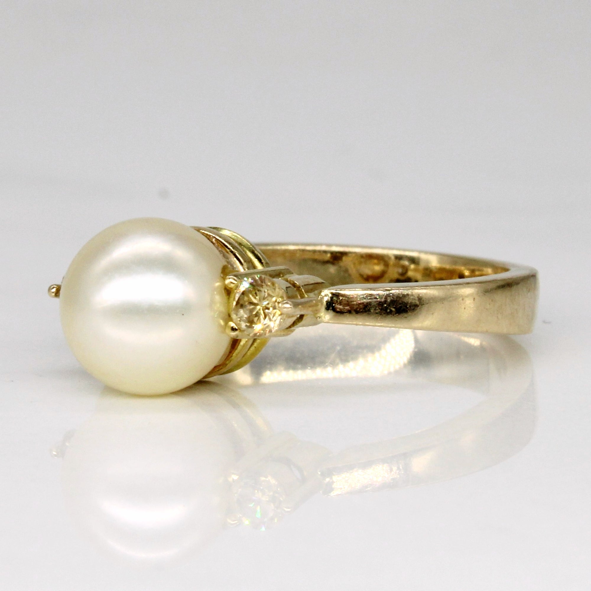 Pearl & Light Yellow Diamond Cocktail Ring | 0.12ctw | SZ 6 |