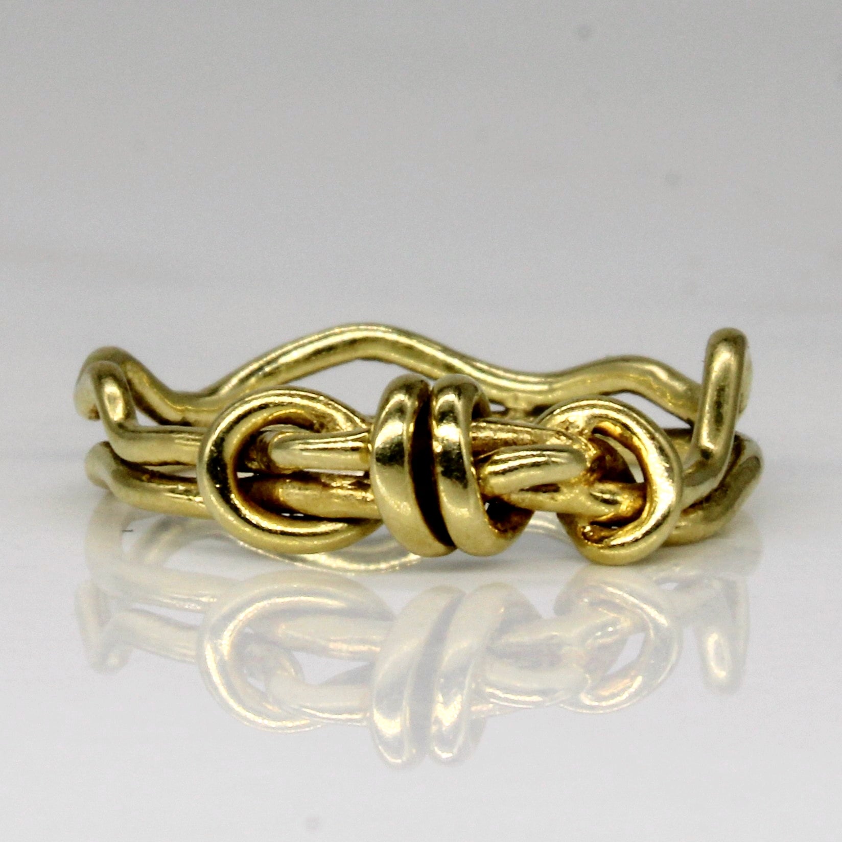 18k Yellow Gold Knot Ring | SZ 5.75 |