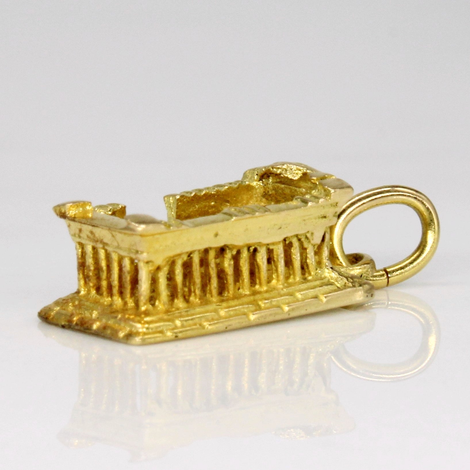 18k Yellow Gold Roman Ruins Charm