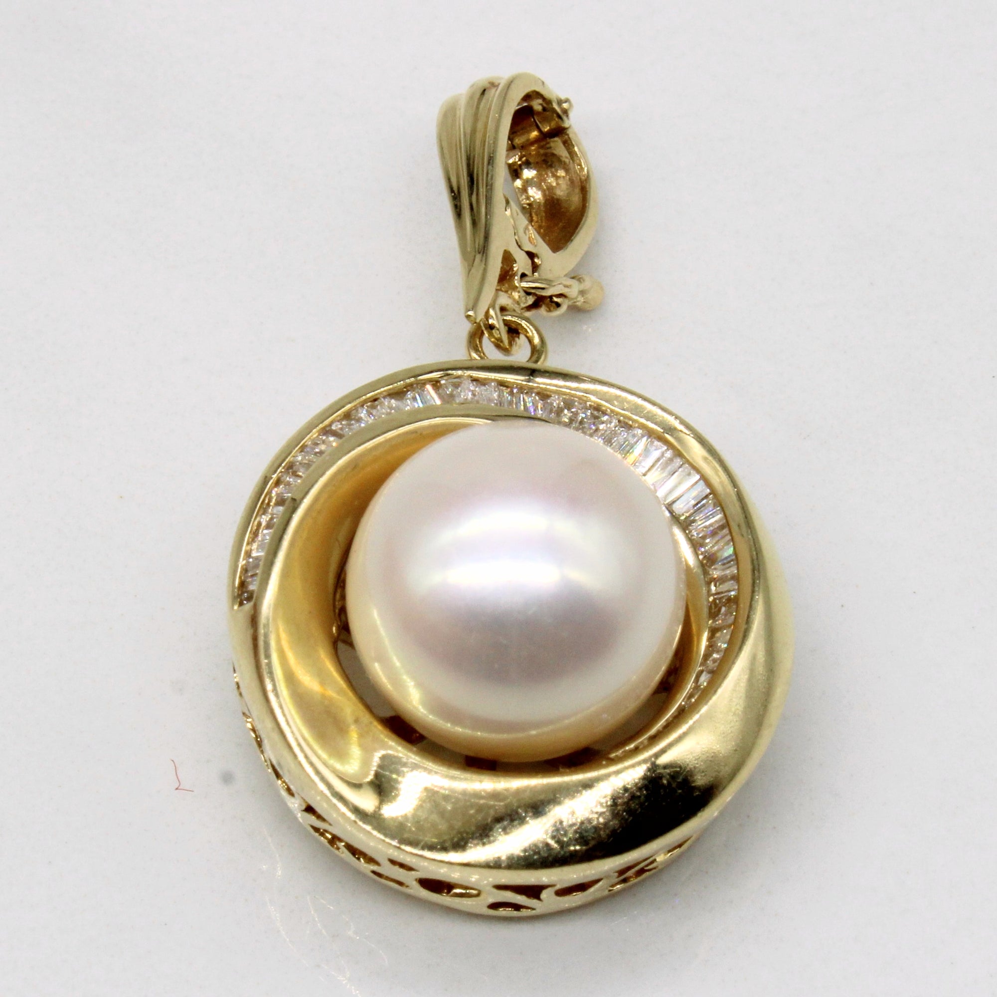 Pearl & Diamond Pendant | 0.50ctw |