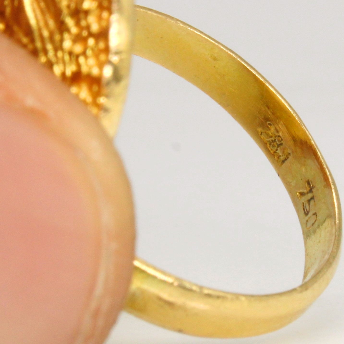 18k Yellow Gold Ring | SZ 6.25 |