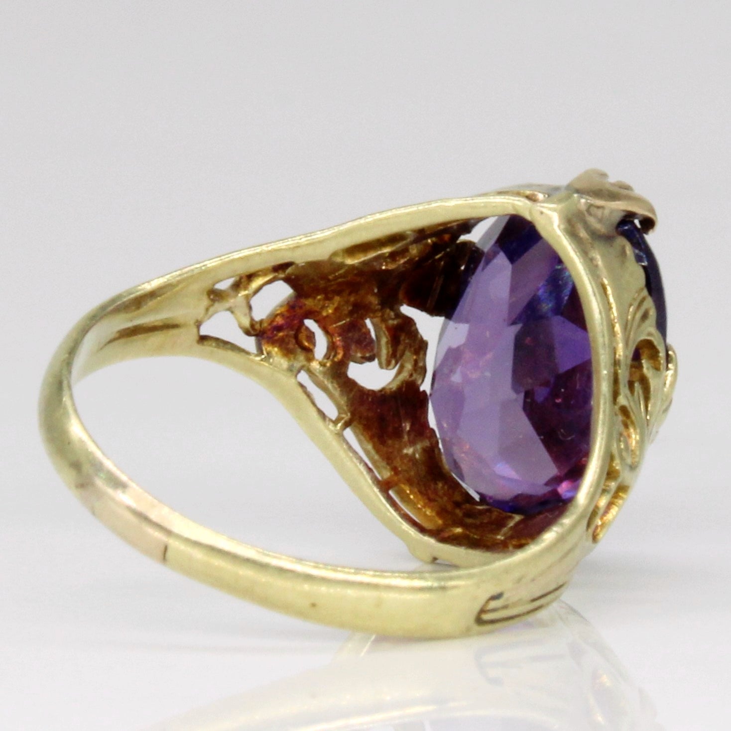 Synthetic Purple Sapphire Cocktail Ring | 3.50ct | SZ 4.75 |